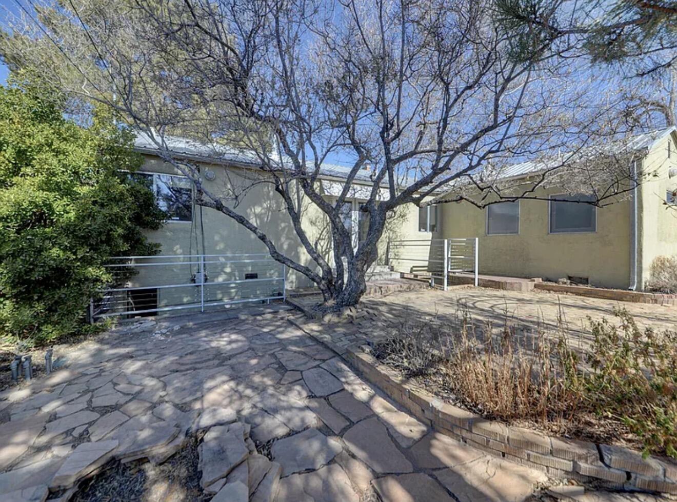 2920 Santa Clara Avenue SE