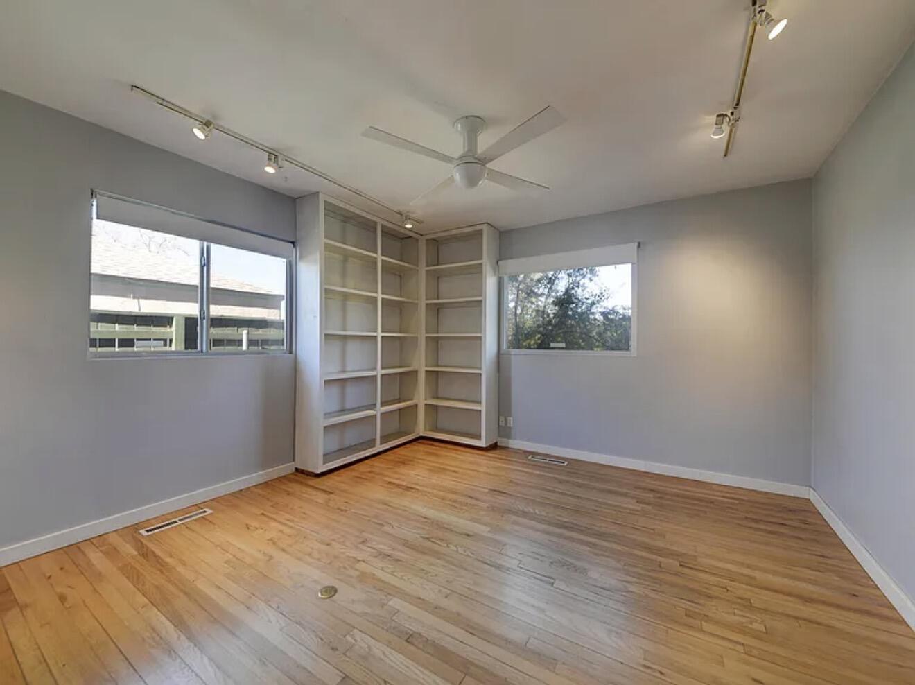 2920 Santa Clara Avenue SE