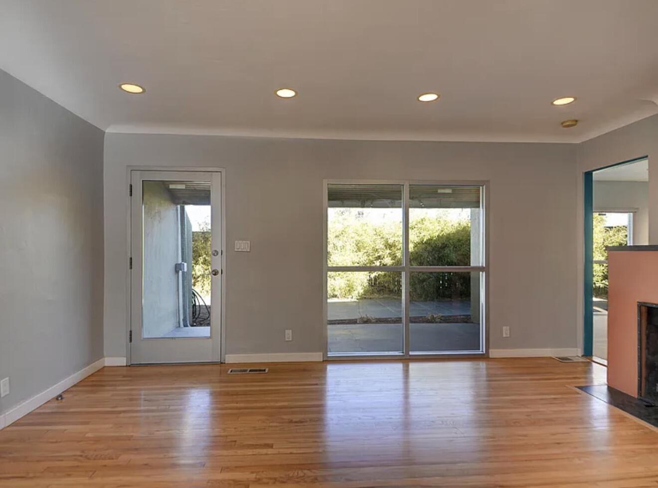 2920 Santa Clara Avenue SE