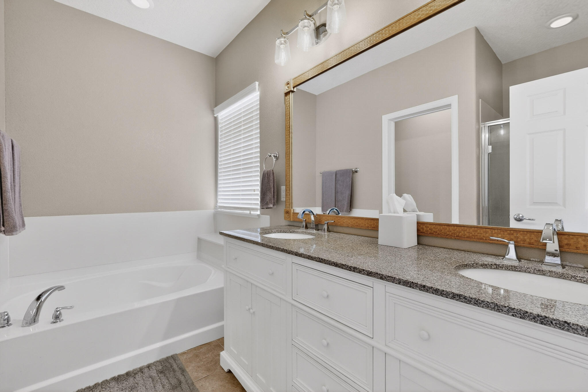 4029 Paseo Vista Place NE