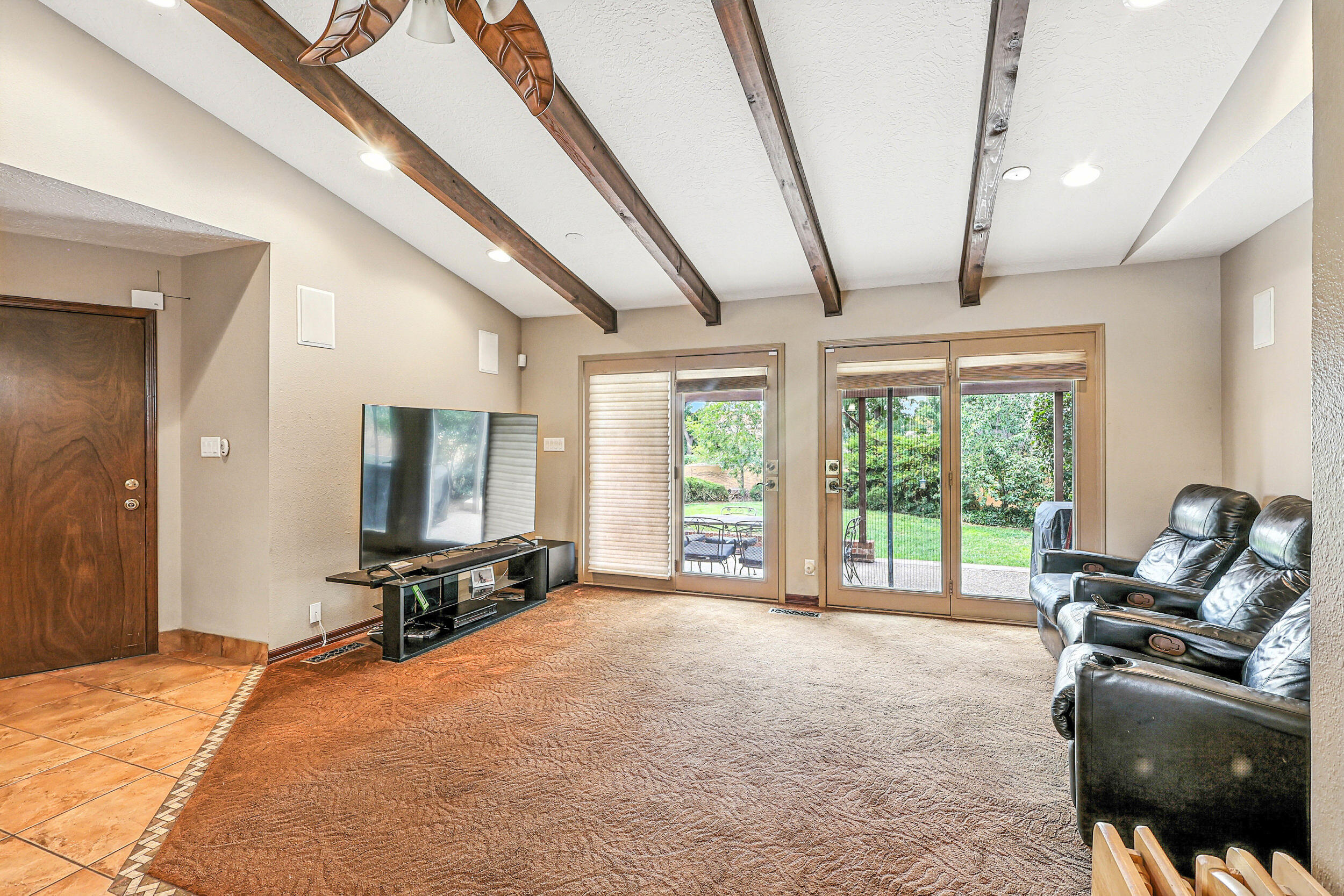 9801 Greenbrier Road NE