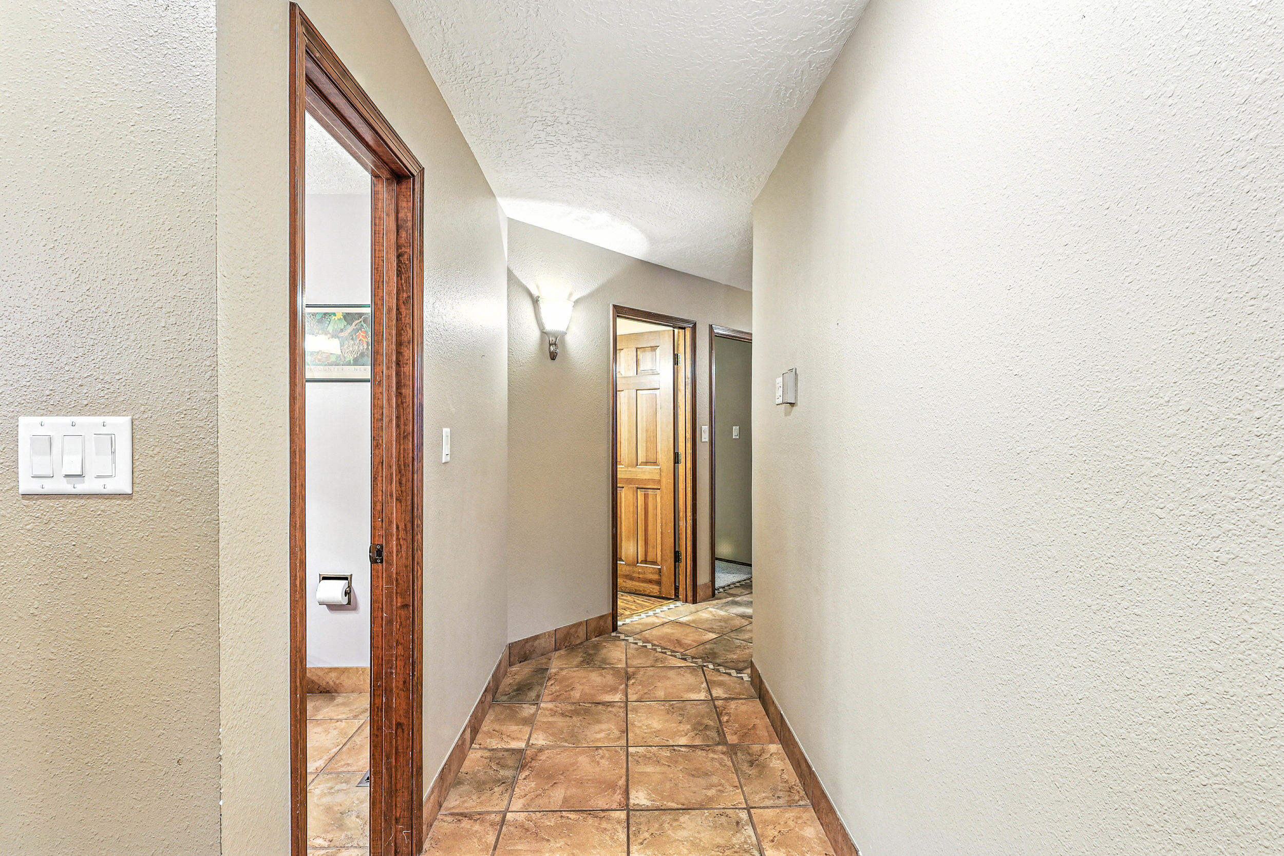 9801 Greenbrier Road NE