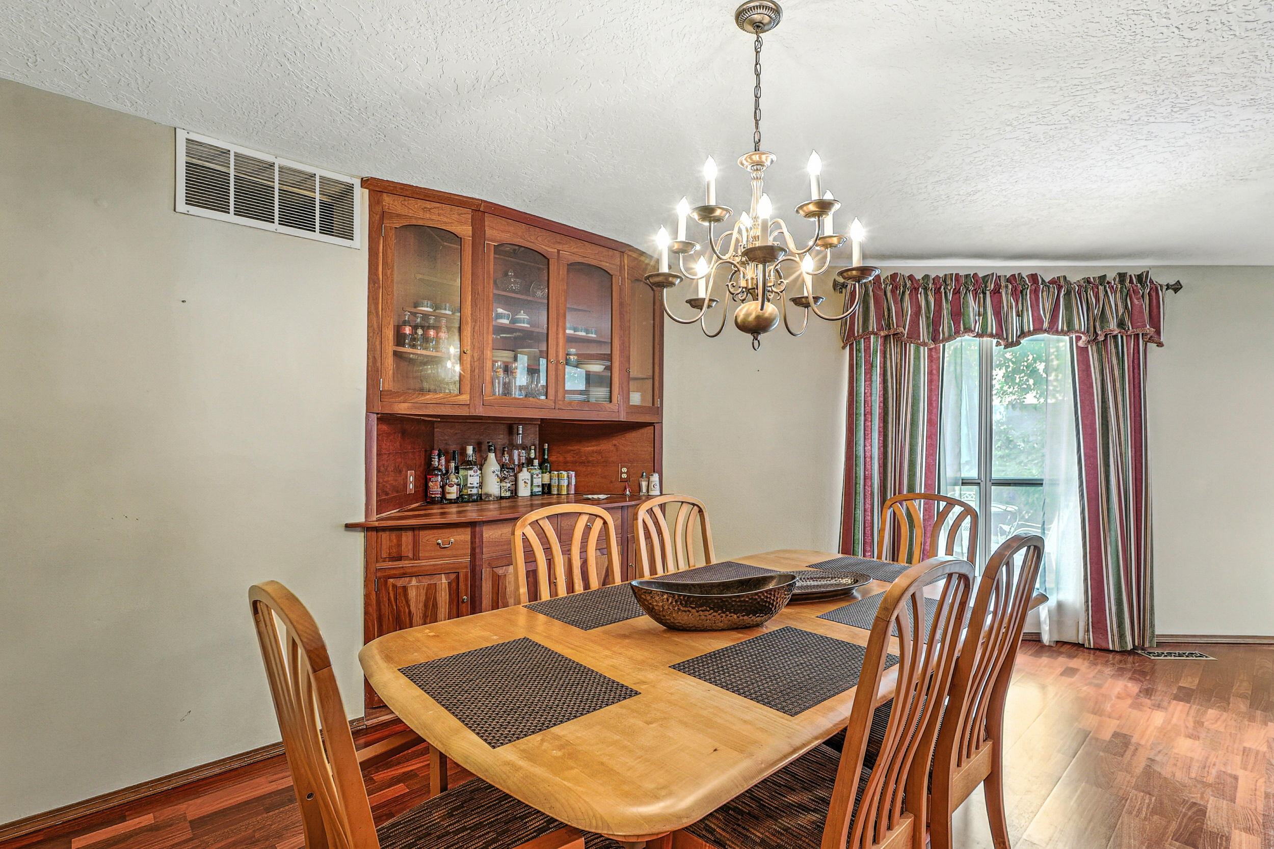 9801 Greenbrier Road NE