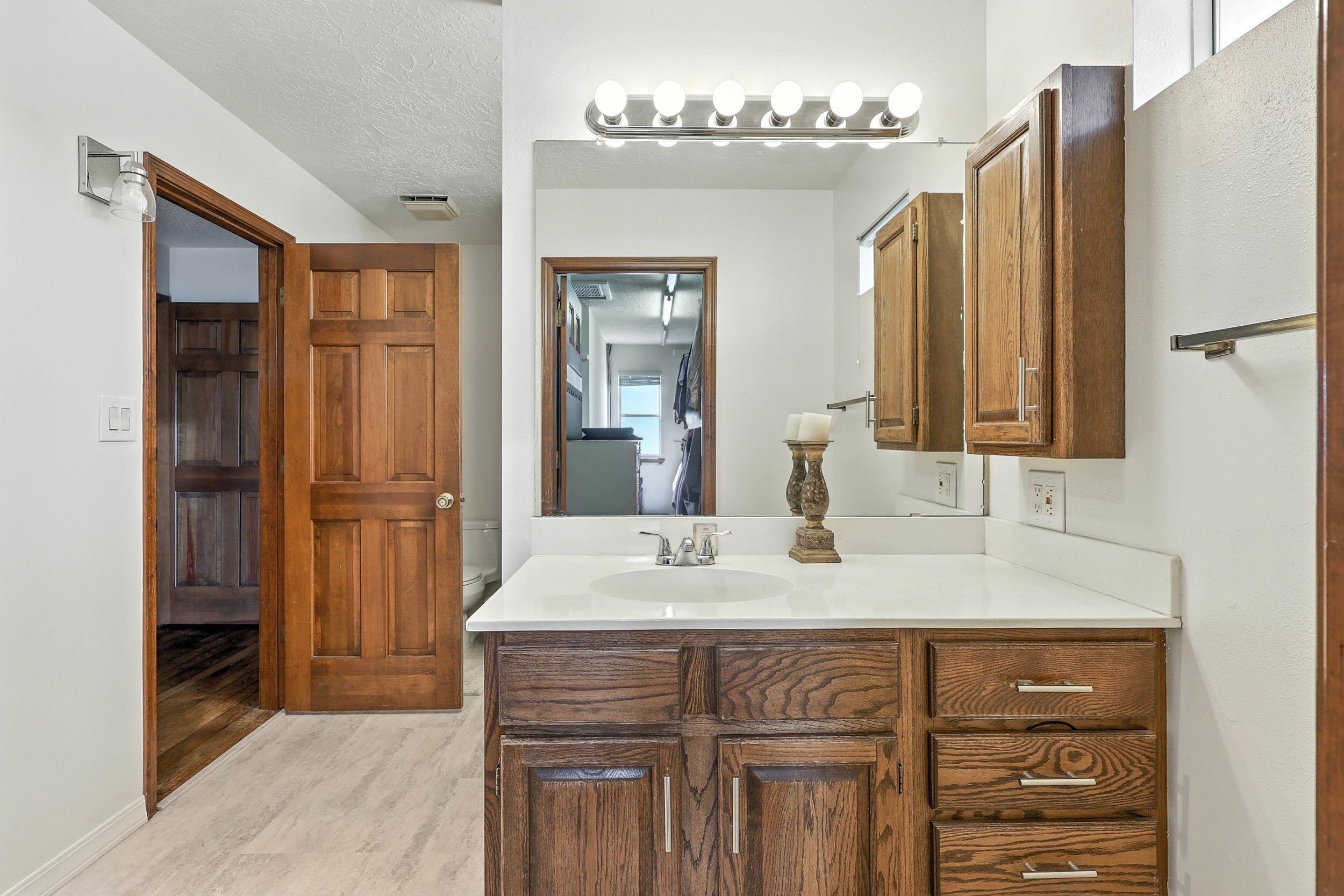 9801 Greenbrier Road NE