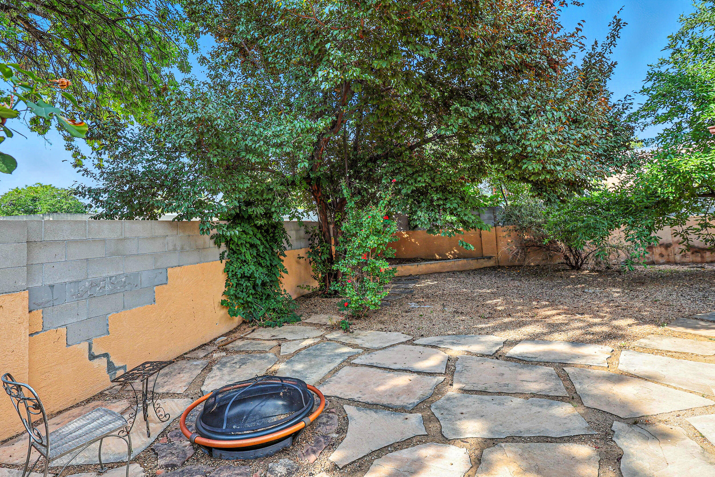 9801 Greenbrier Road NE