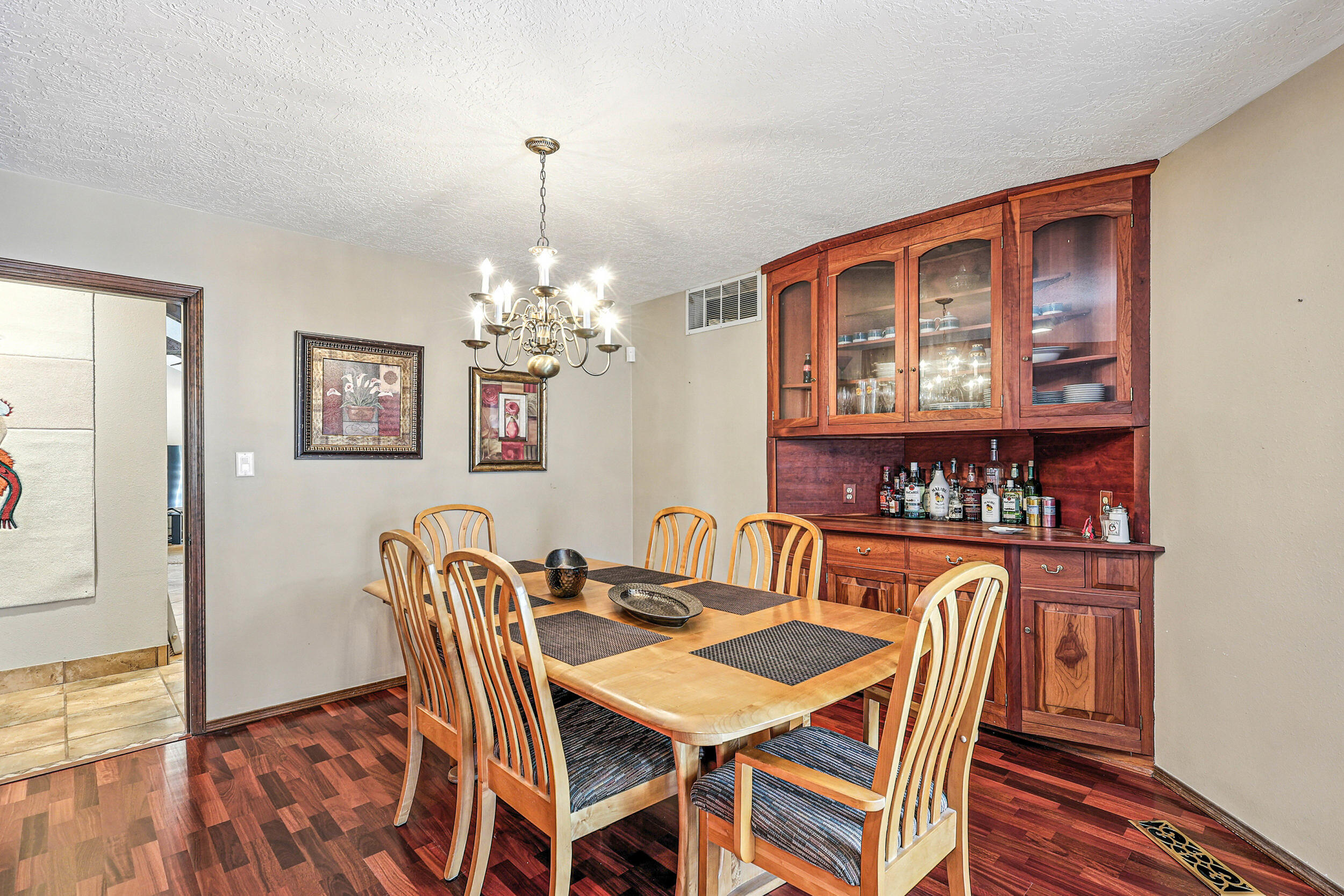 9801 Greenbrier Road NE