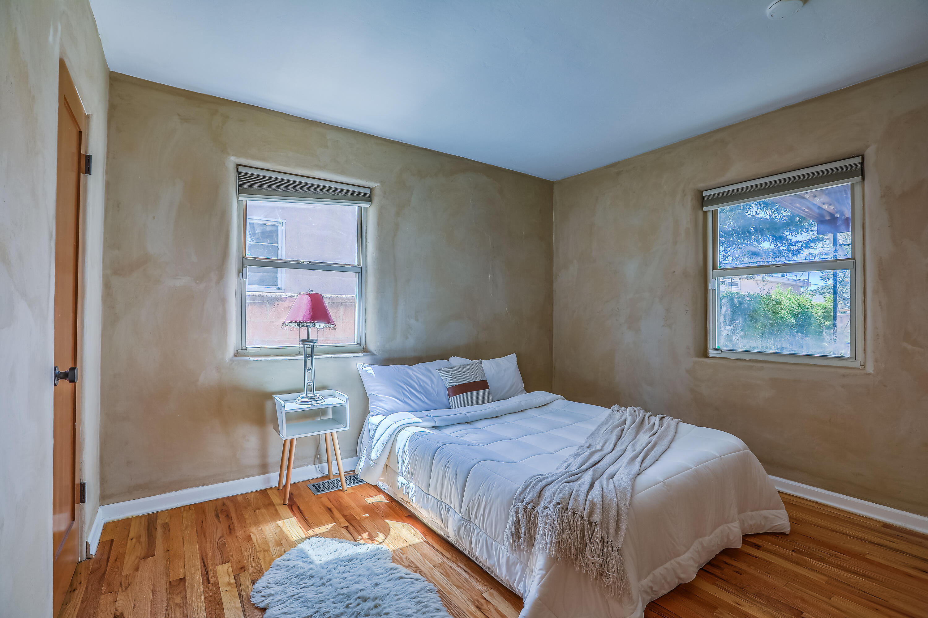 305 Adams Street NE