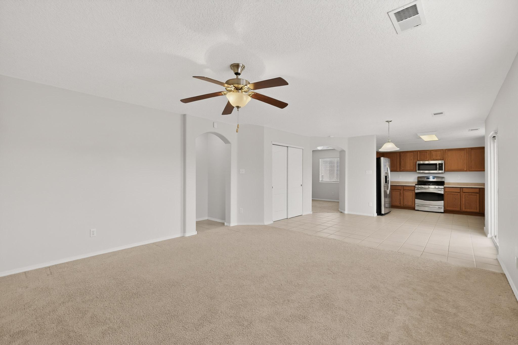 2713 Violeta Circle SE