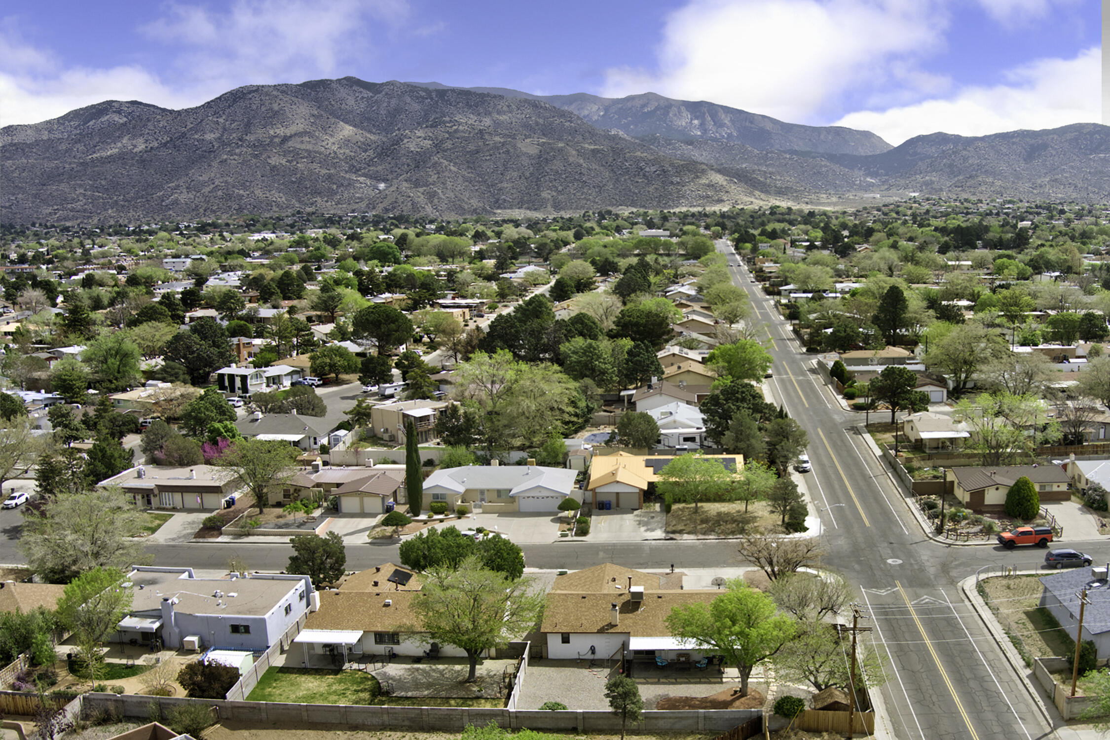 2001 Algodones Street NE