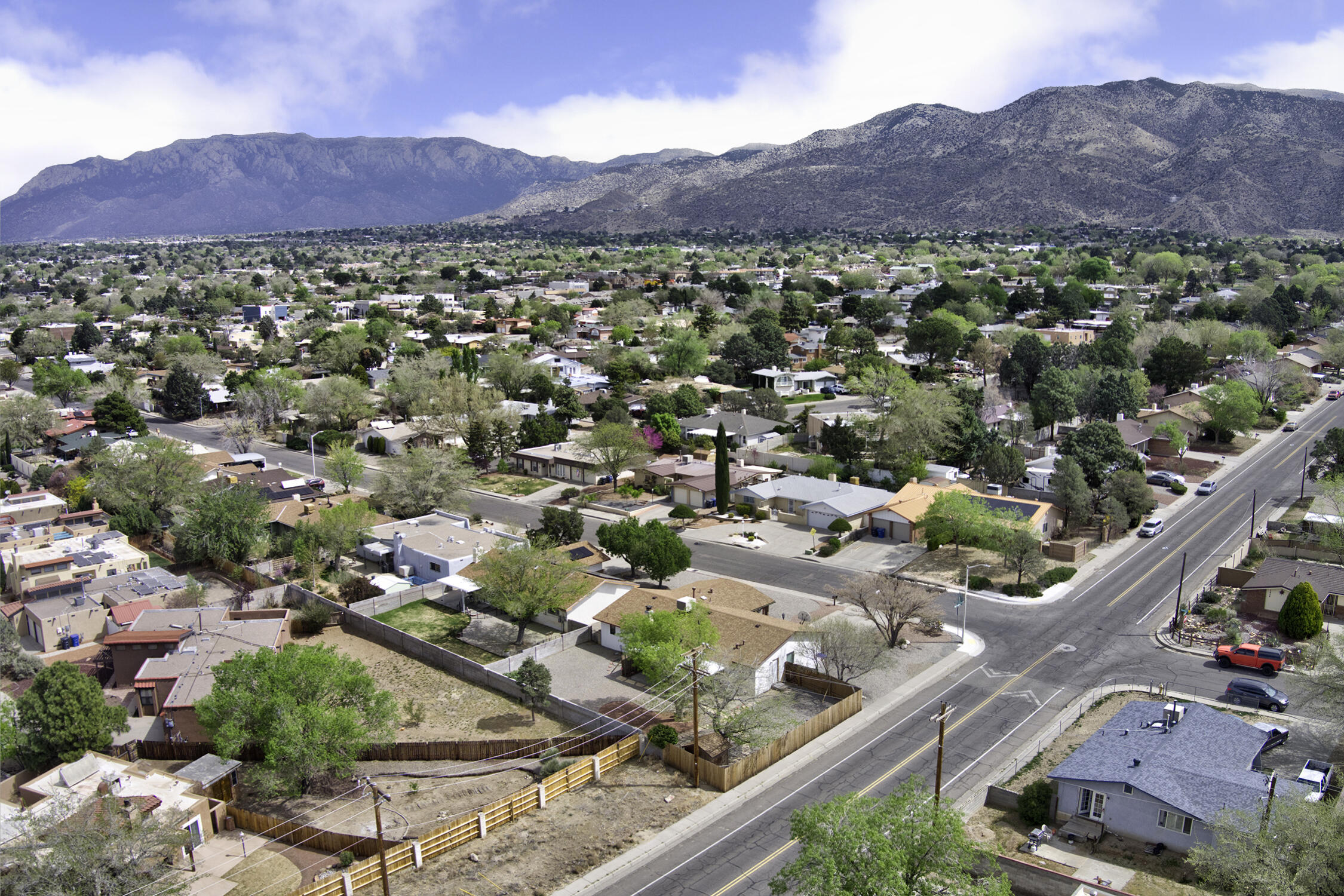 2001 Algodones Street NE