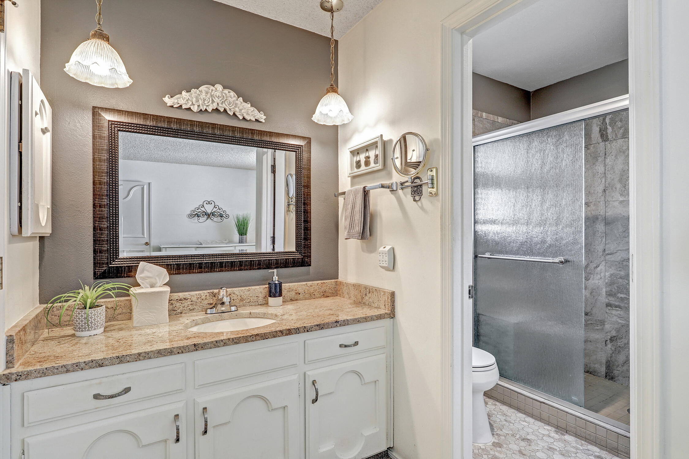 2001 Algodones Street NE