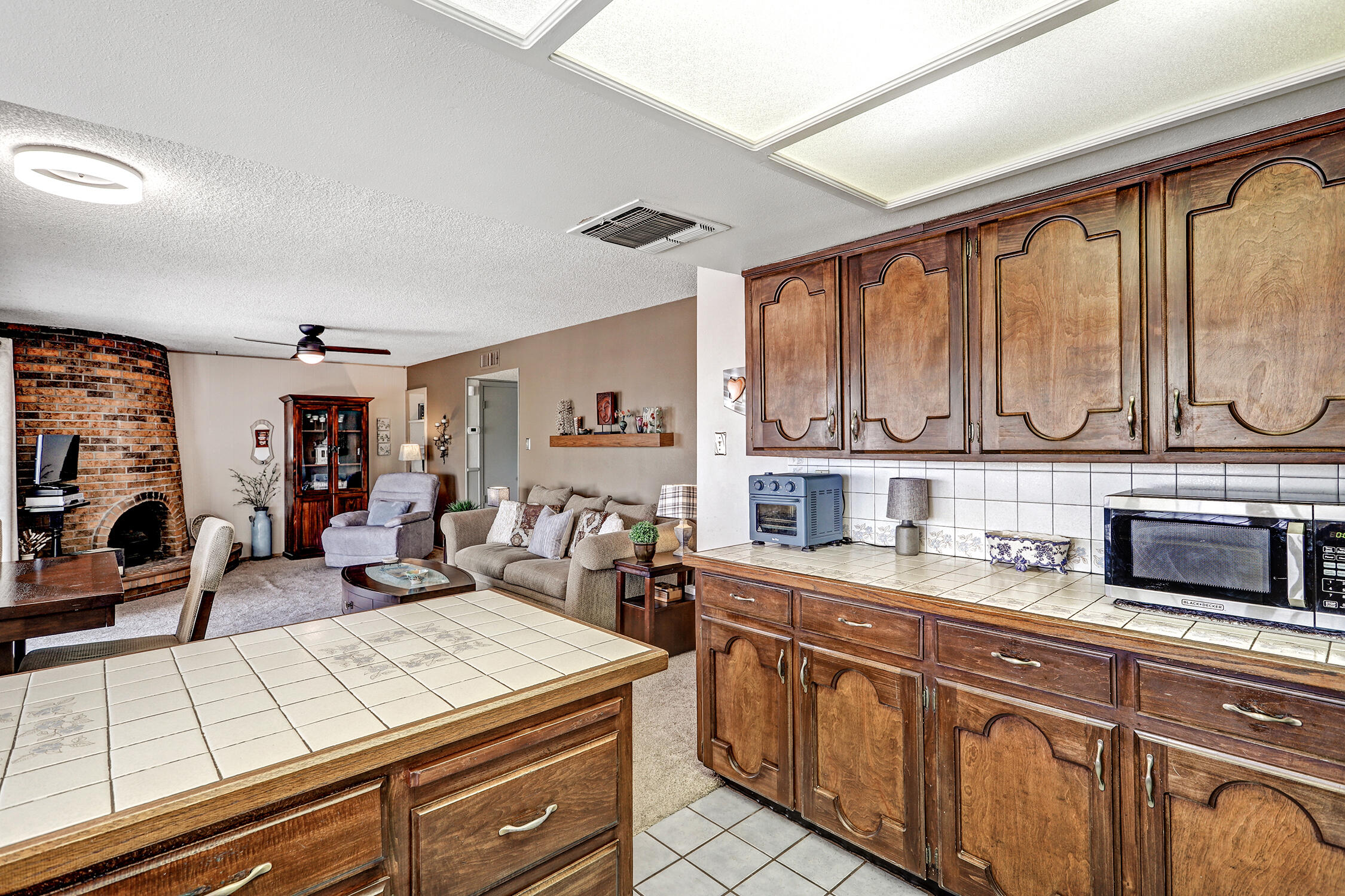 2001 Algodones Street NE