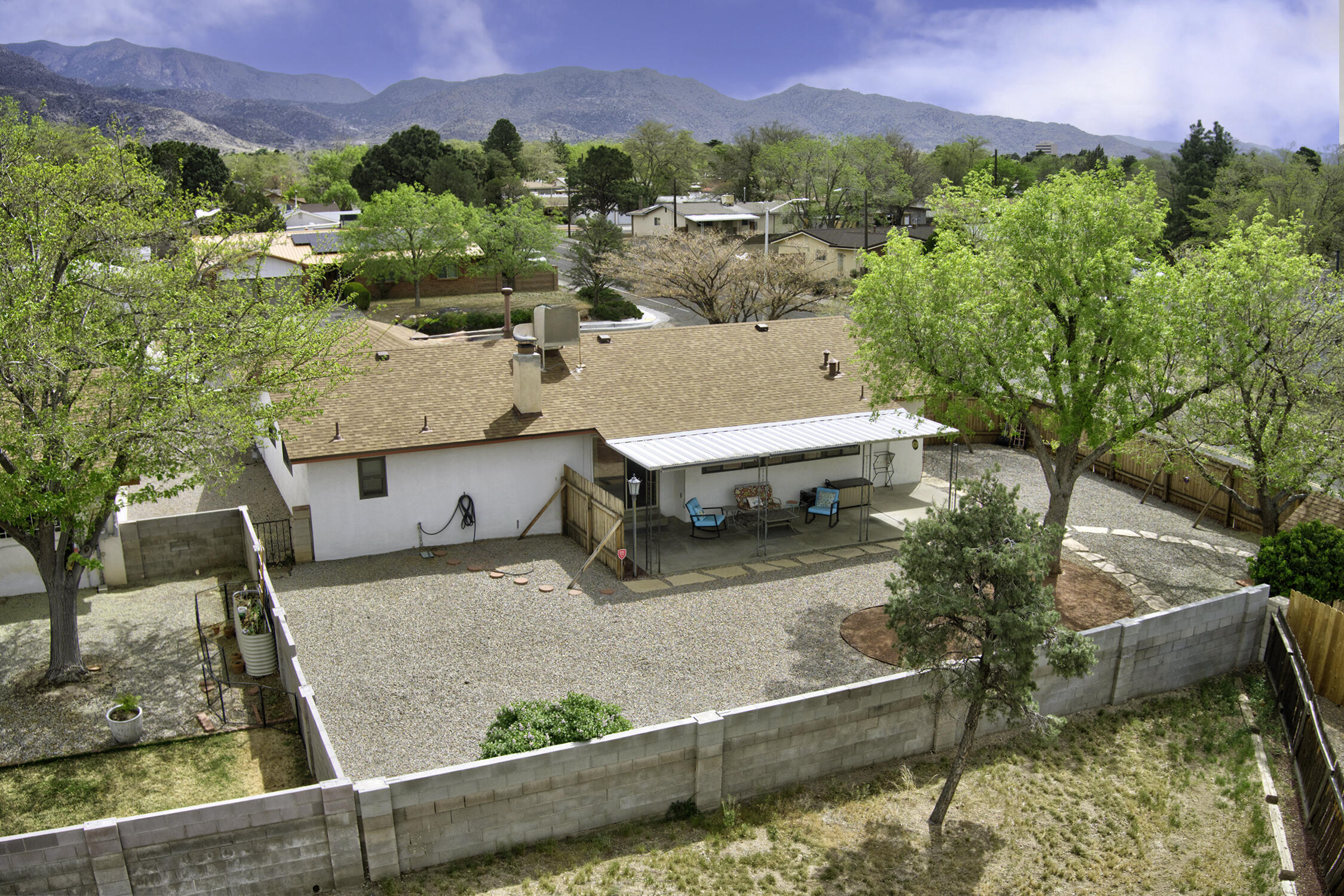 2001 Algodones Street NE