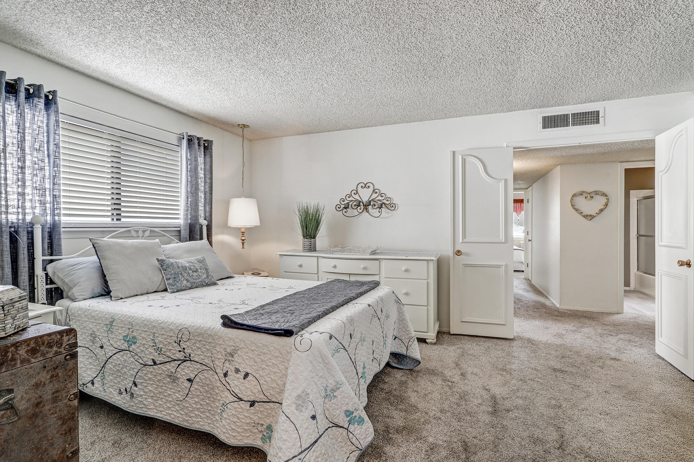 2001 Algodones Street NE