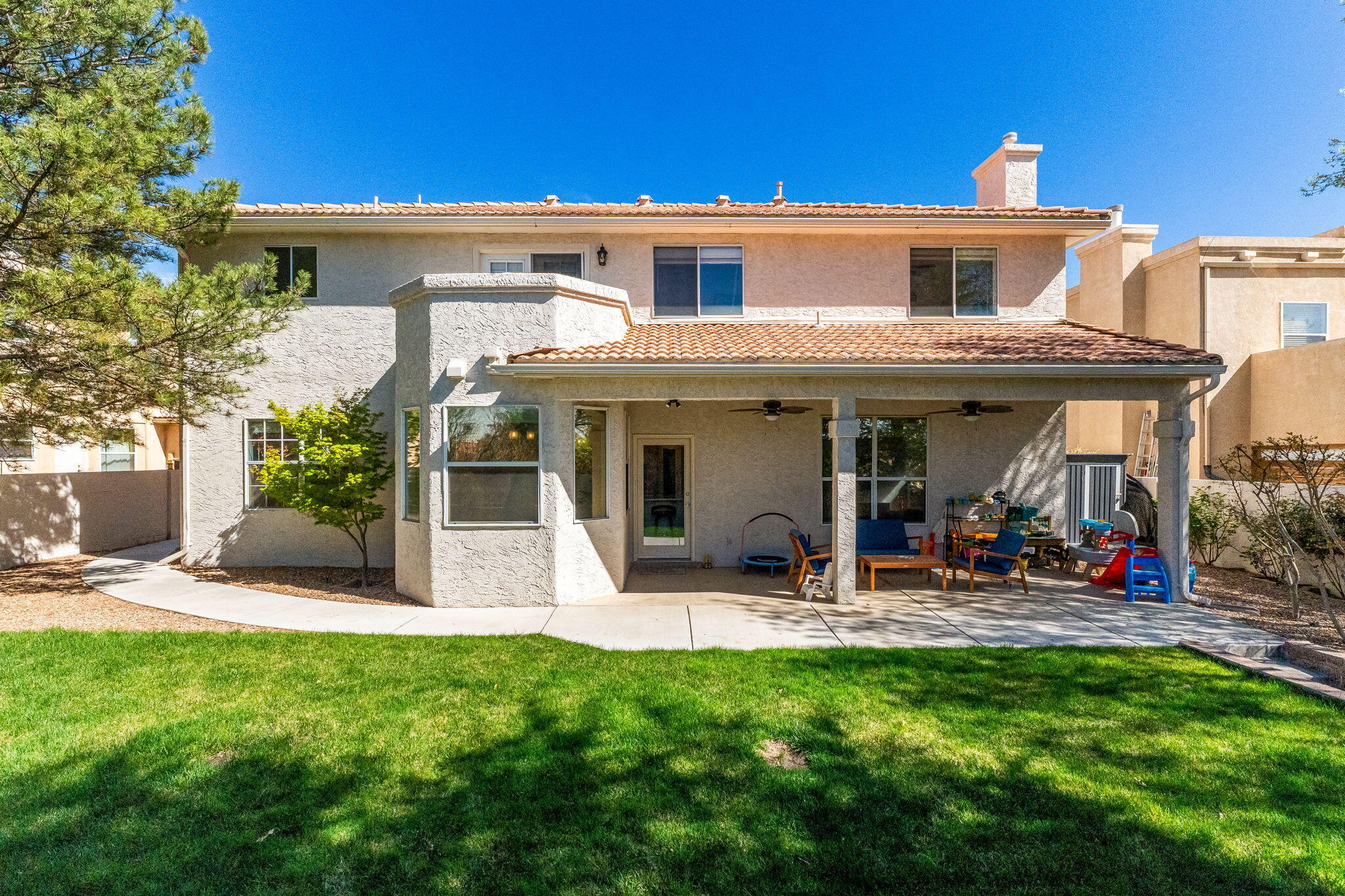5505 Camino Arbustos NE