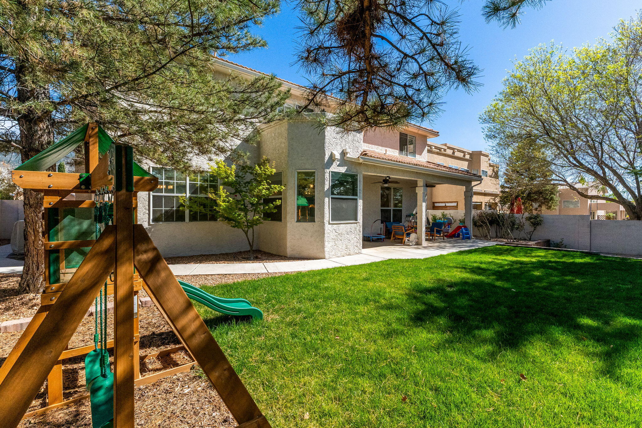 5505 Camino Arbustos NE