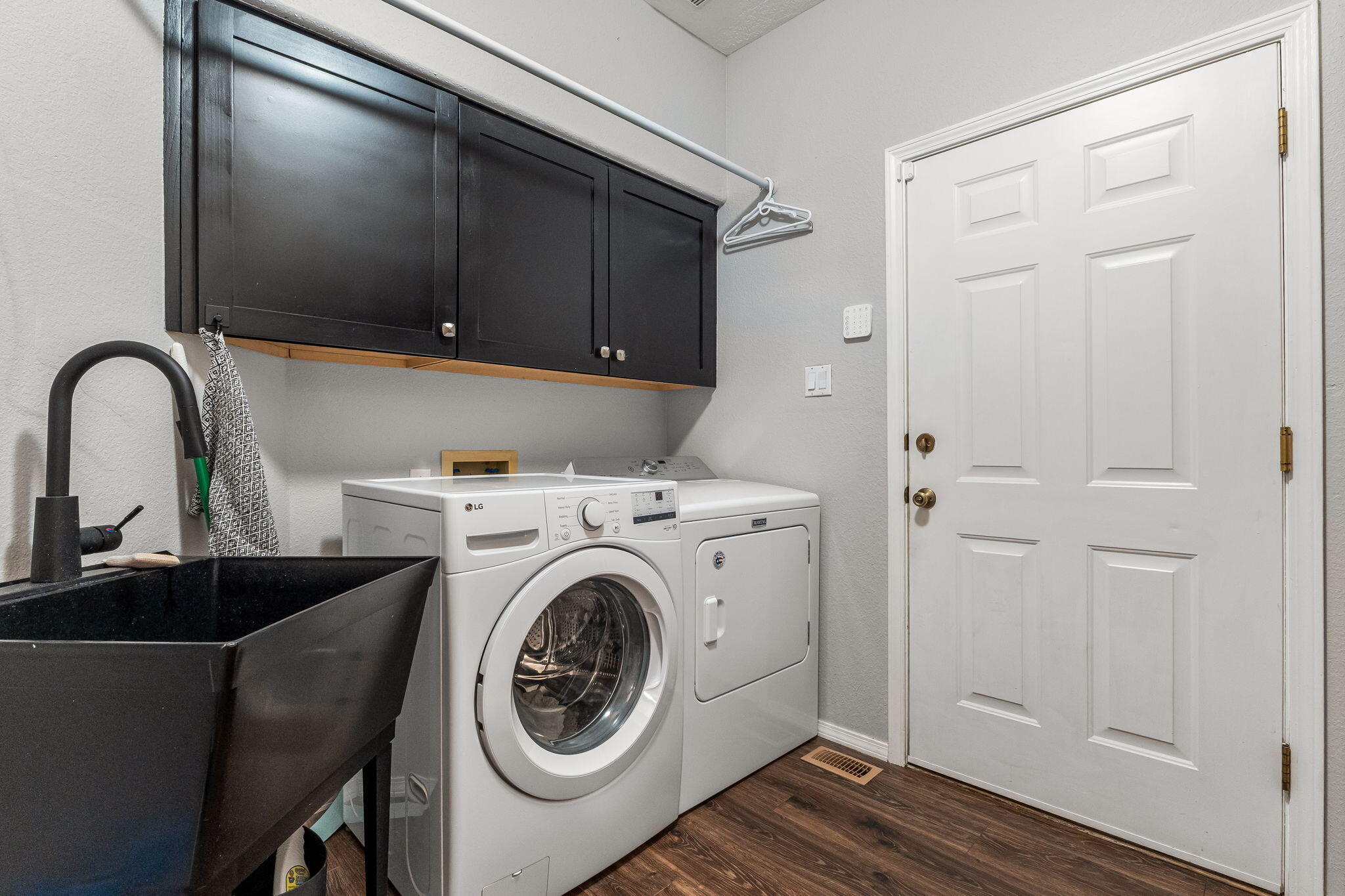5505 Camino Arbustos NE