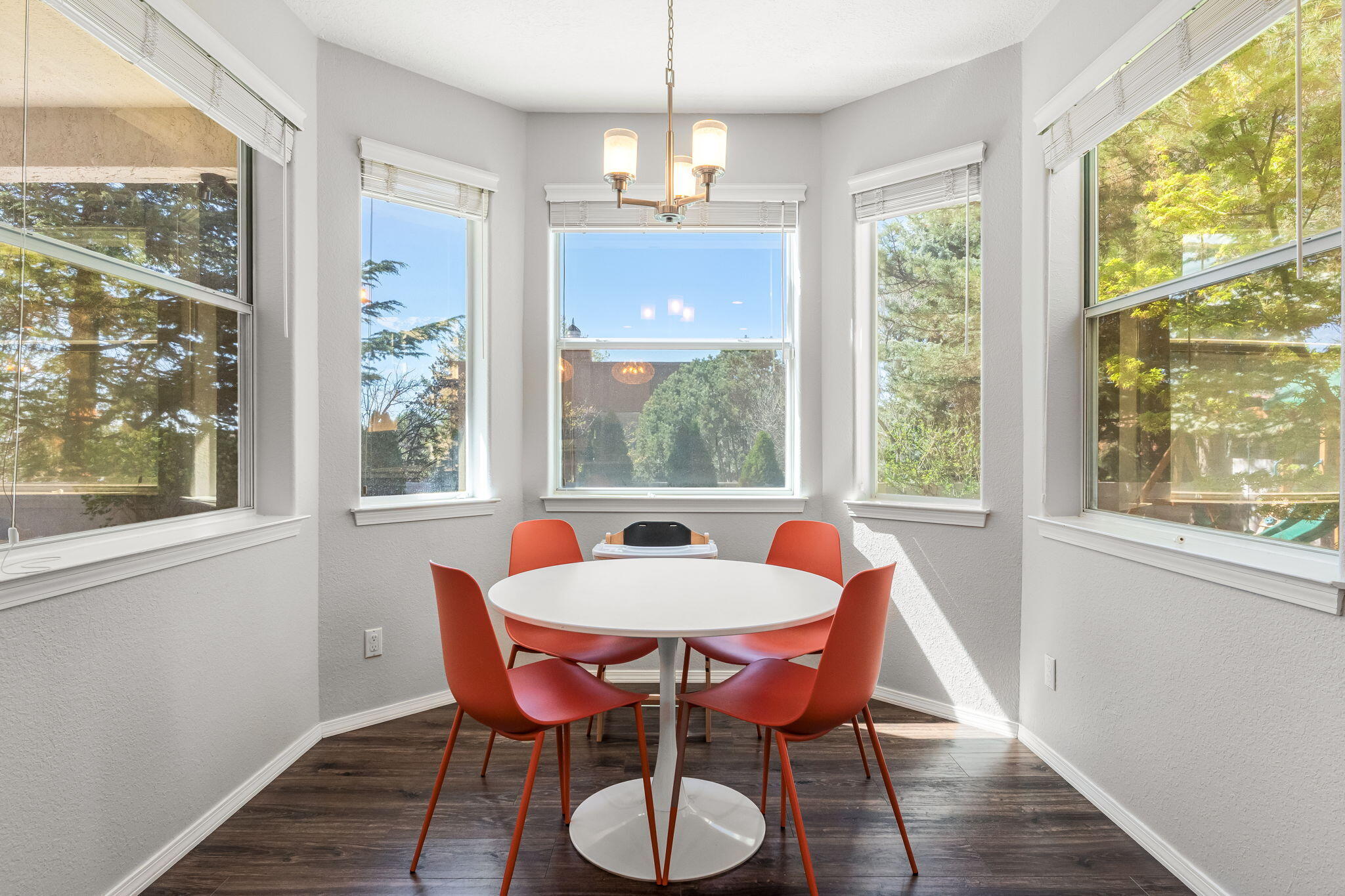 5505 Camino Arbustos NE