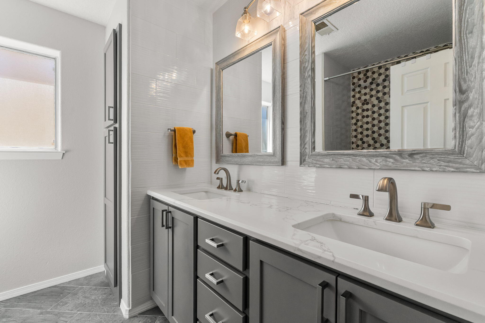 5505 Camino Arbustos NE