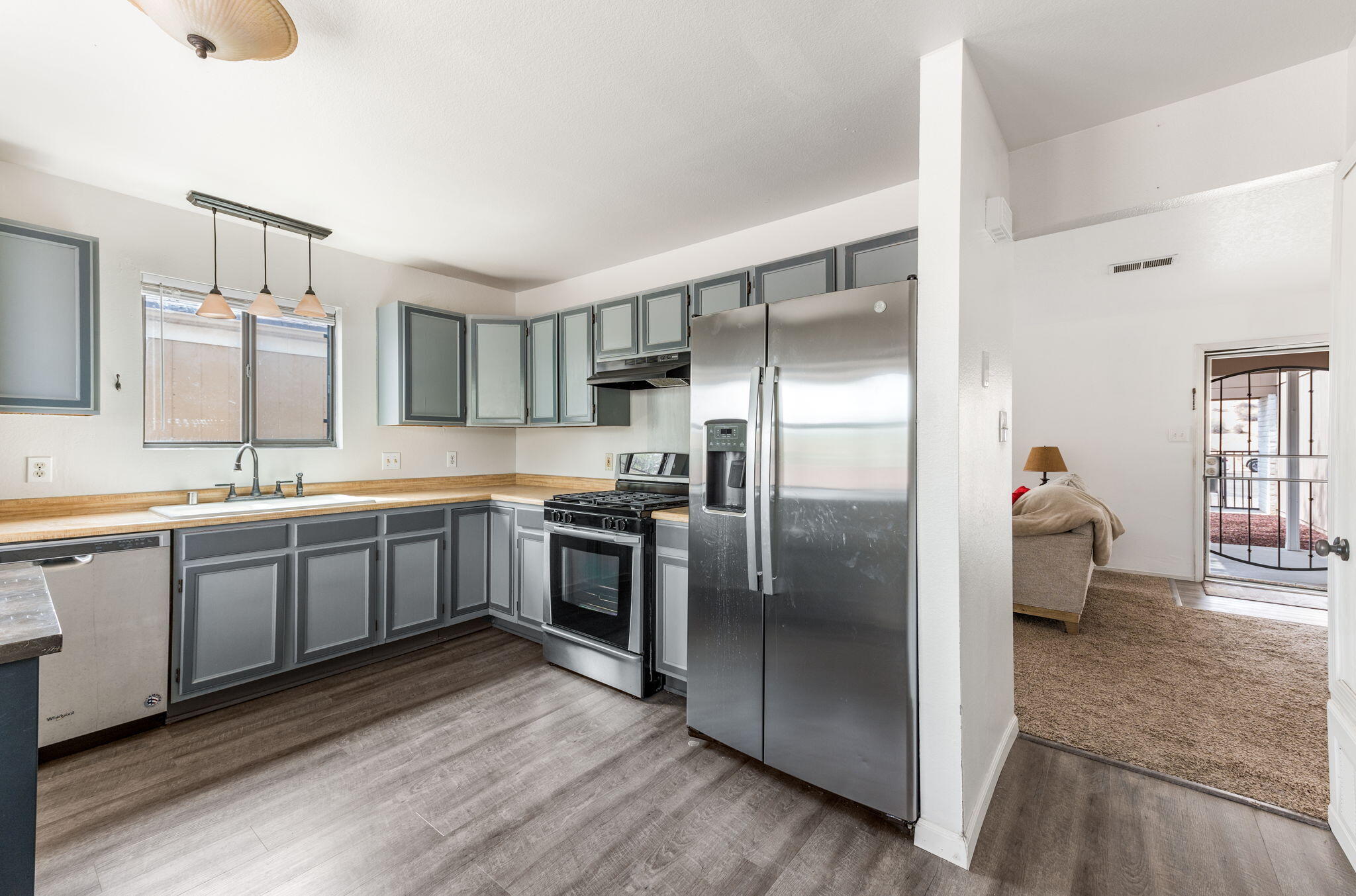 332 Sundt Court NE