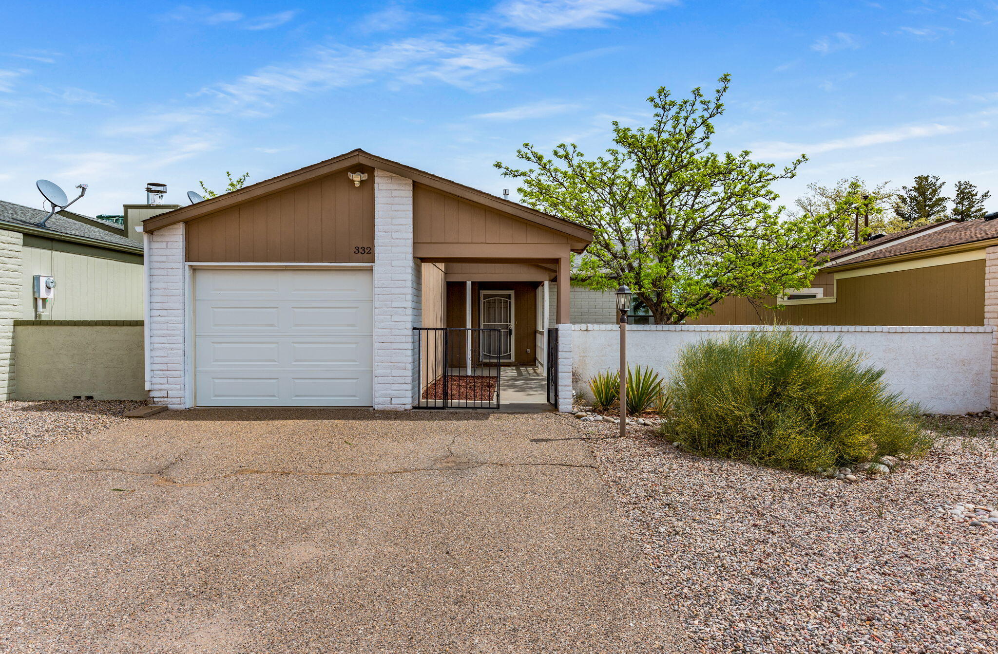 332 Sundt Court NE