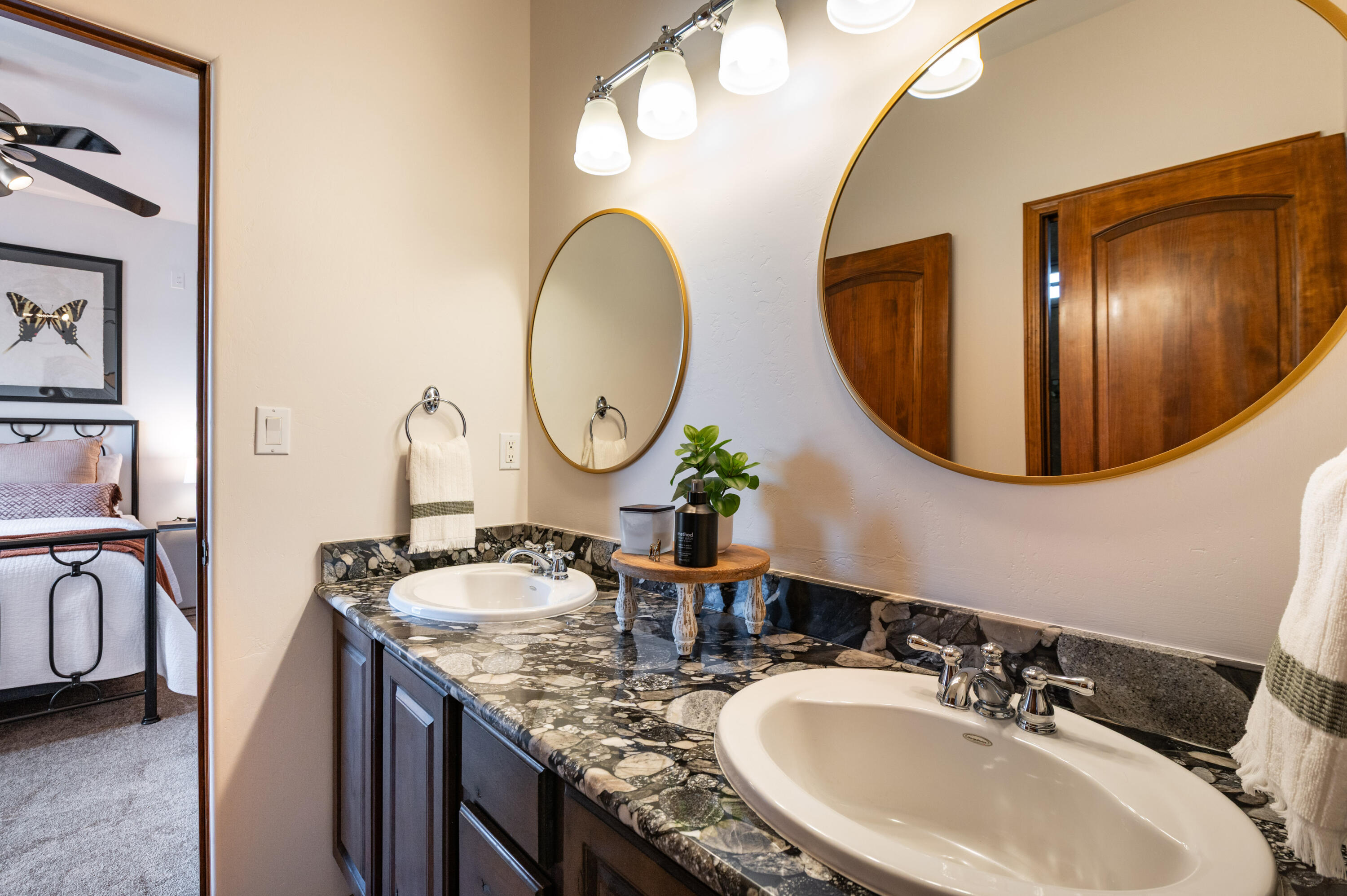 6917 Chapingo Road NE