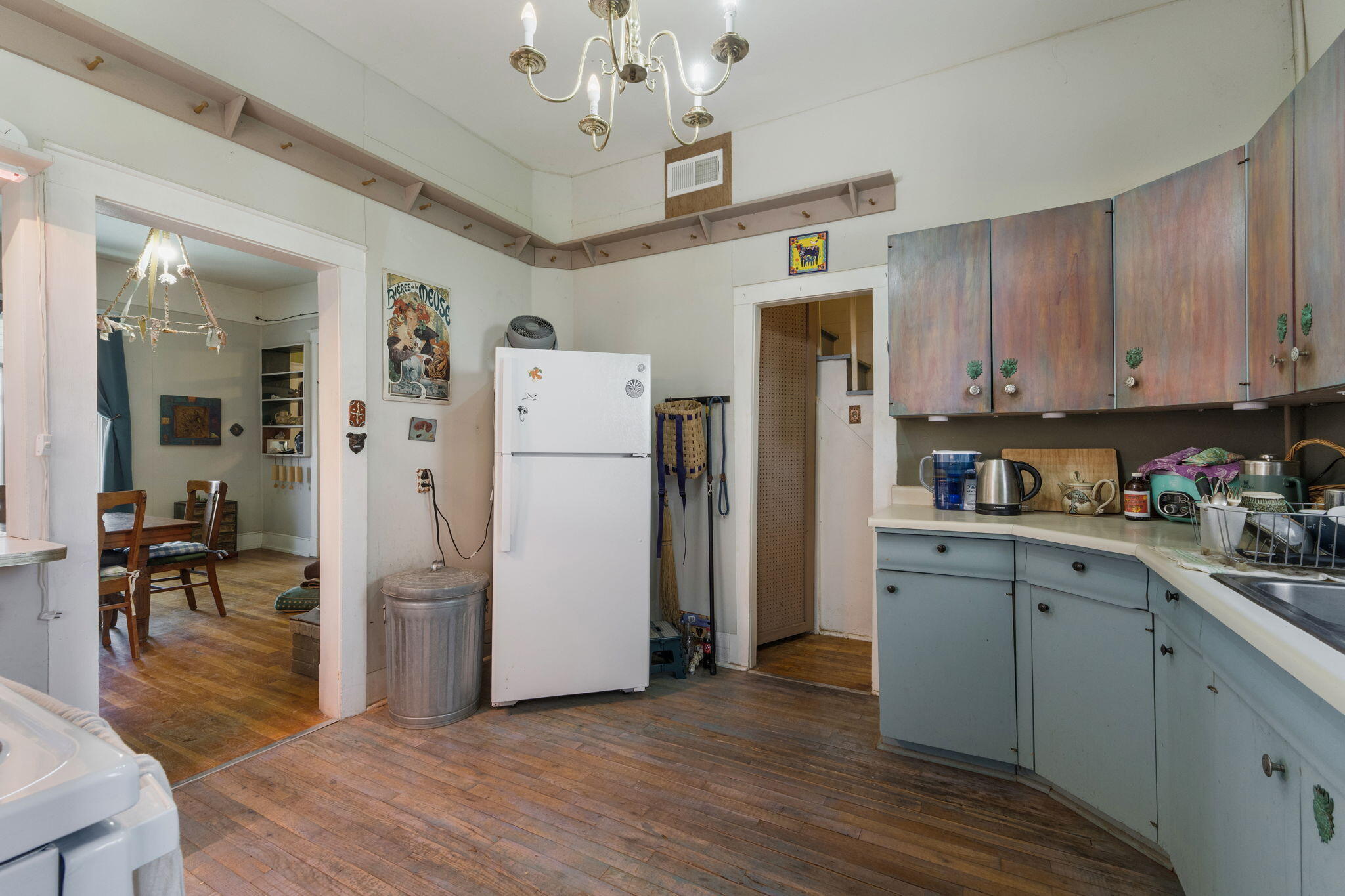 311 W Broadway