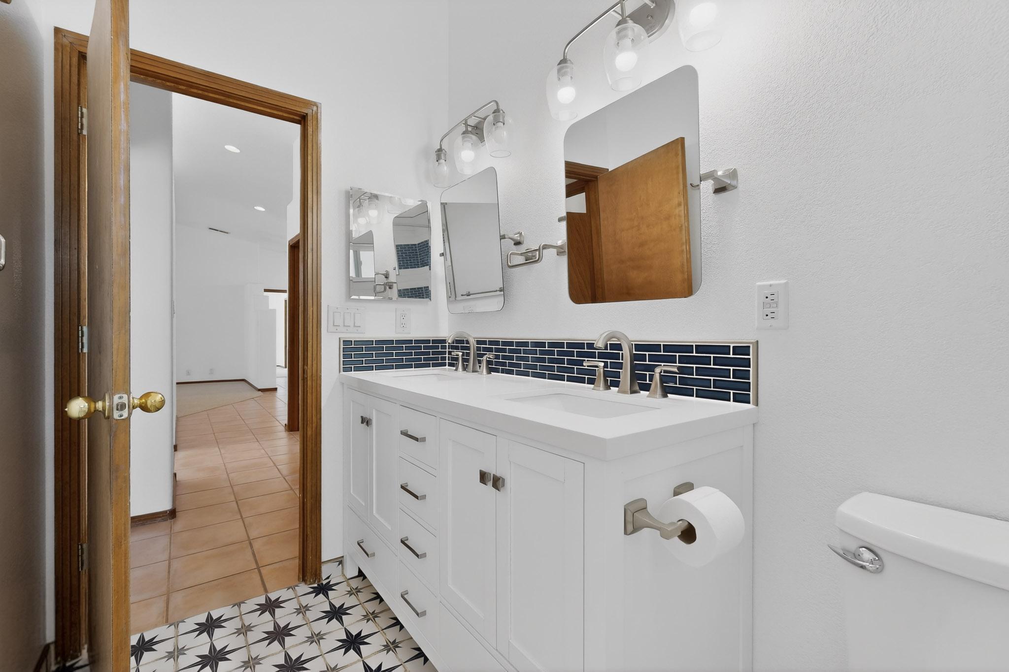 9507 Corona Avenue NE