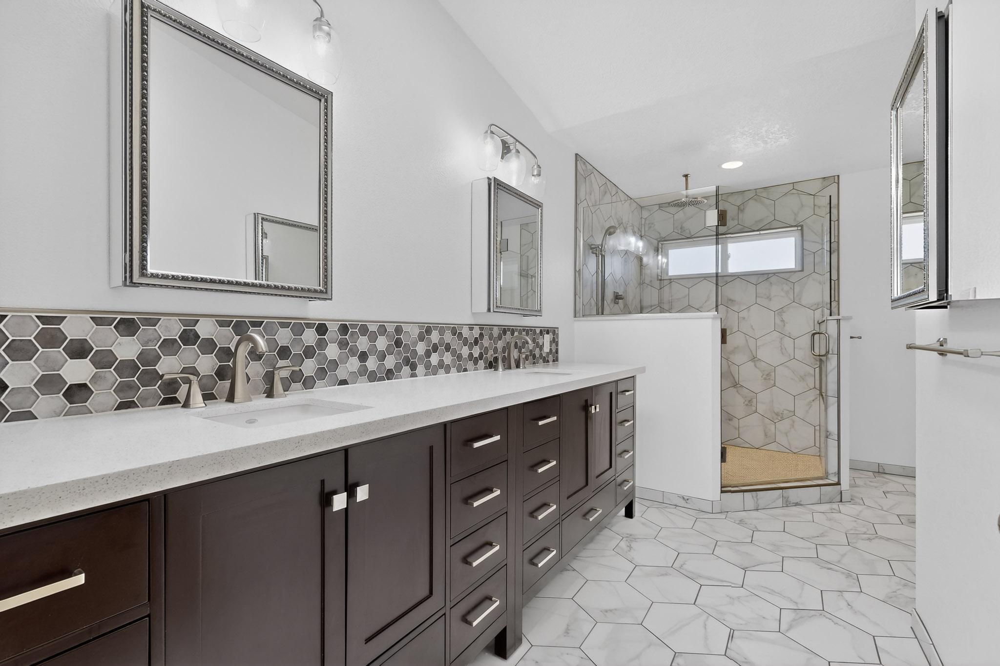 9507 Corona Avenue NE