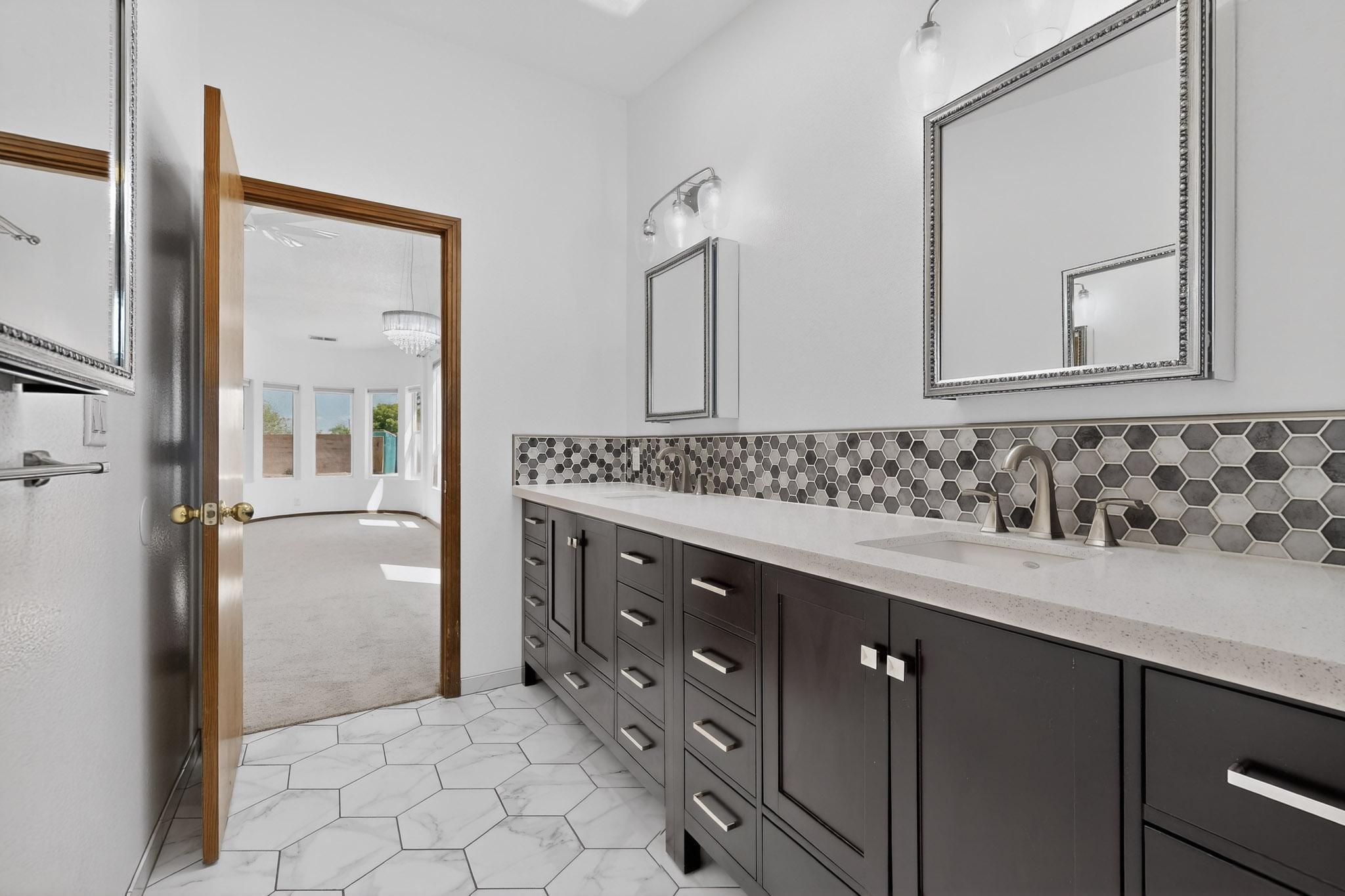 9507 Corona Avenue NE