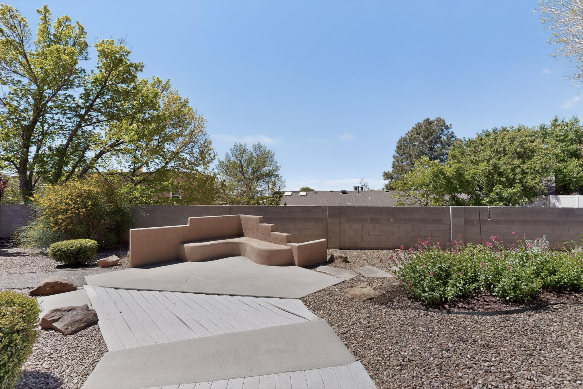 1109 Daskalos Drive NE