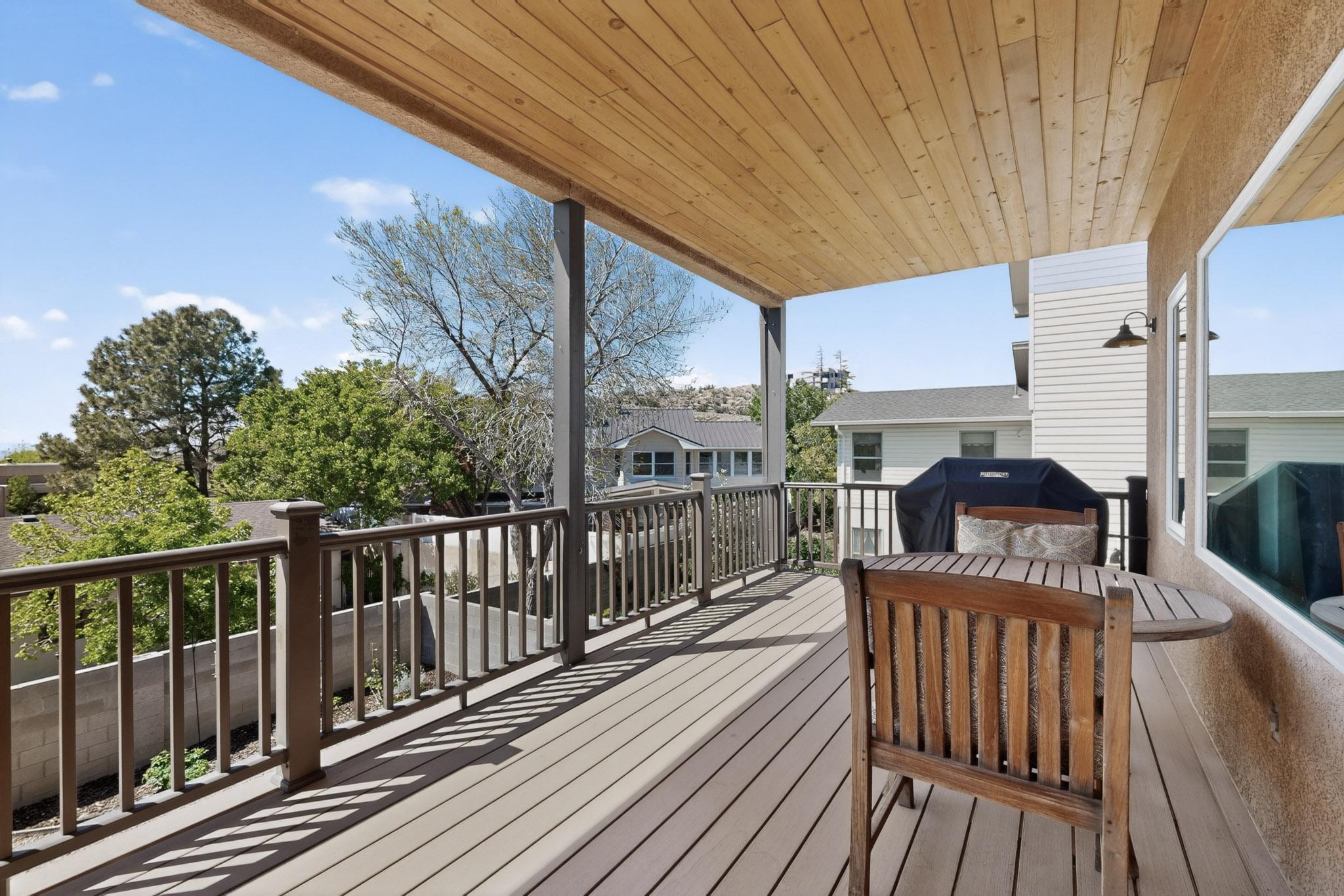 1109 Daskalos Drive NE