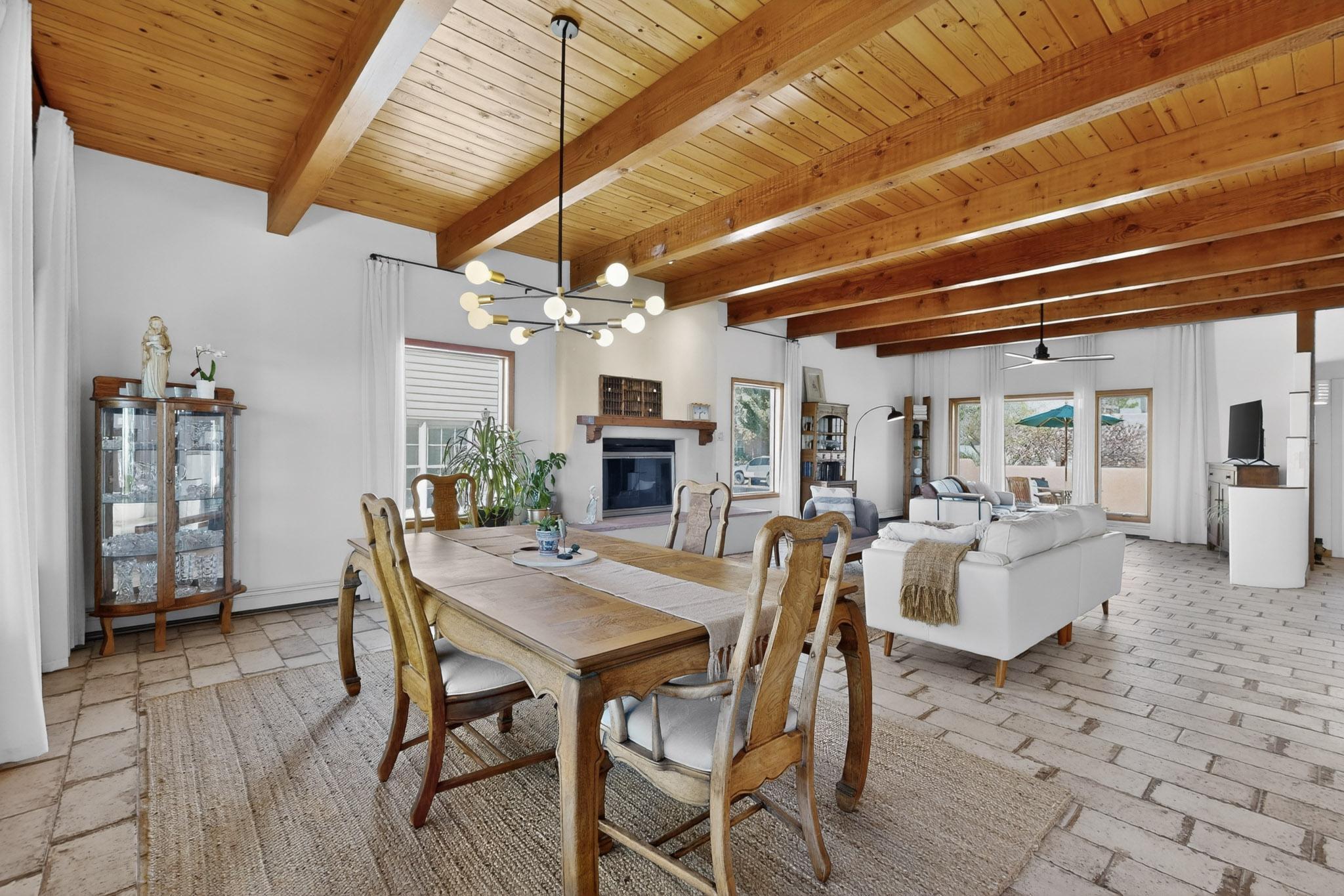 1109 Daskalos Drive NE