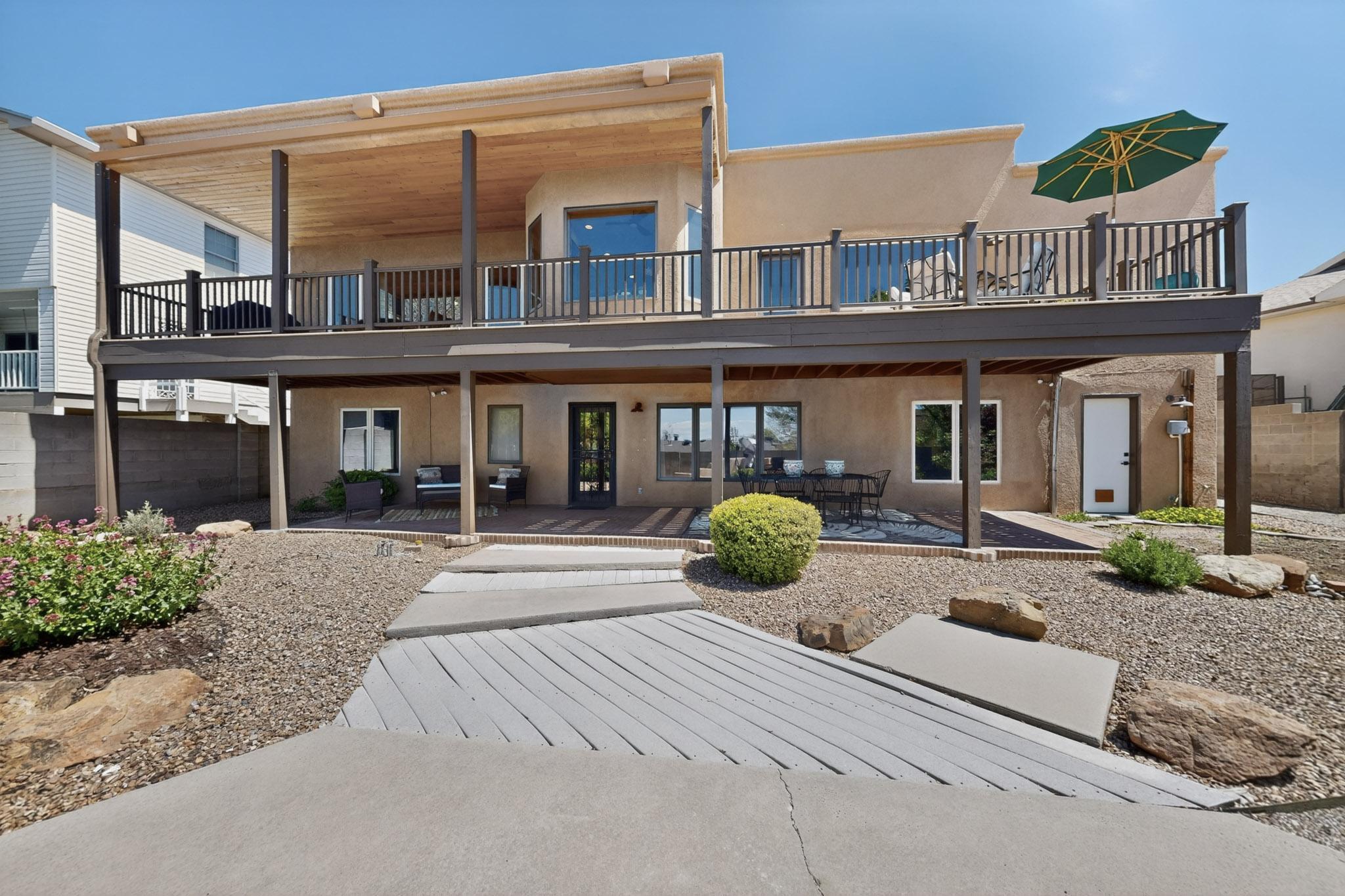 1109 Daskalos Drive NE