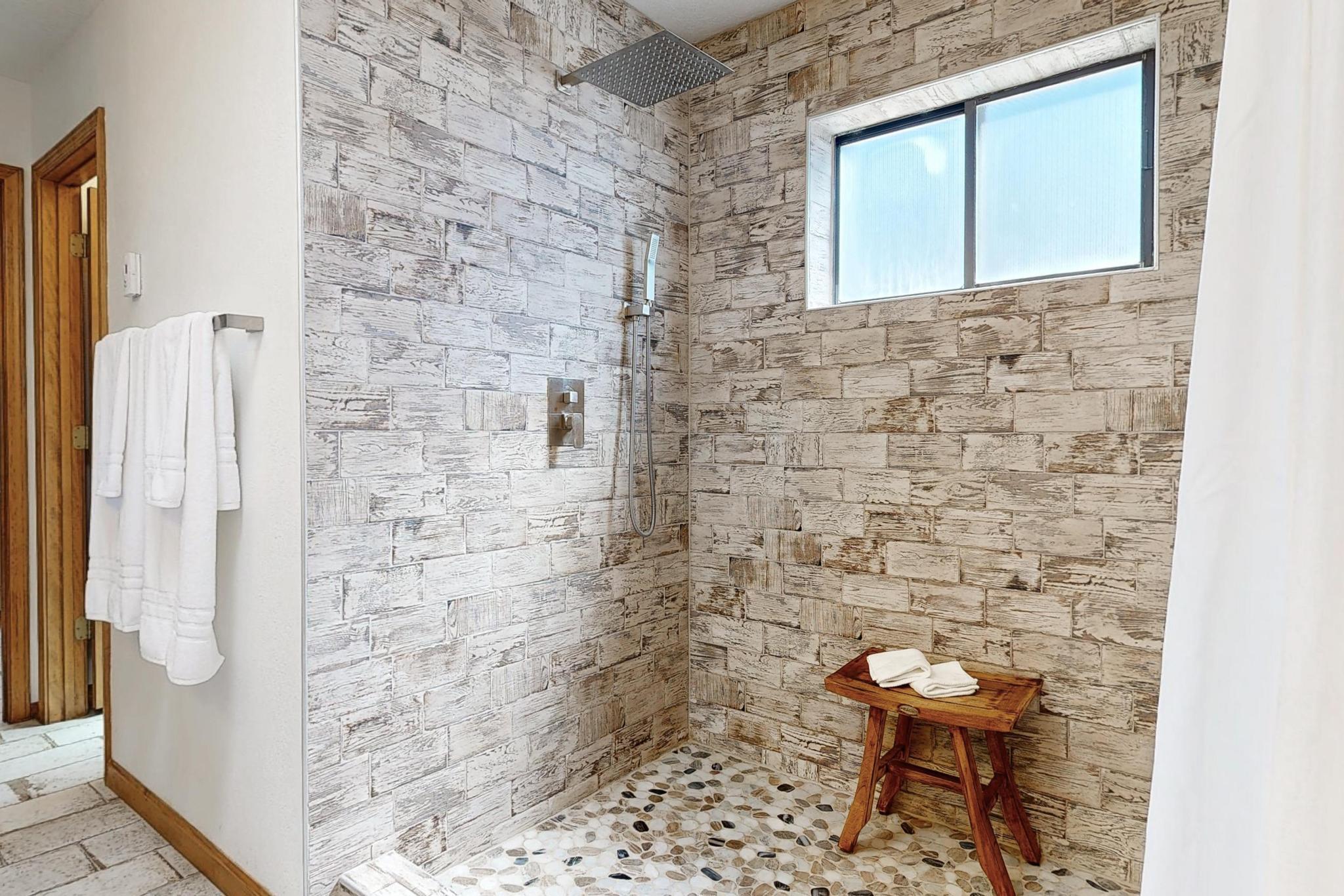 1109 Daskalos Drive NE