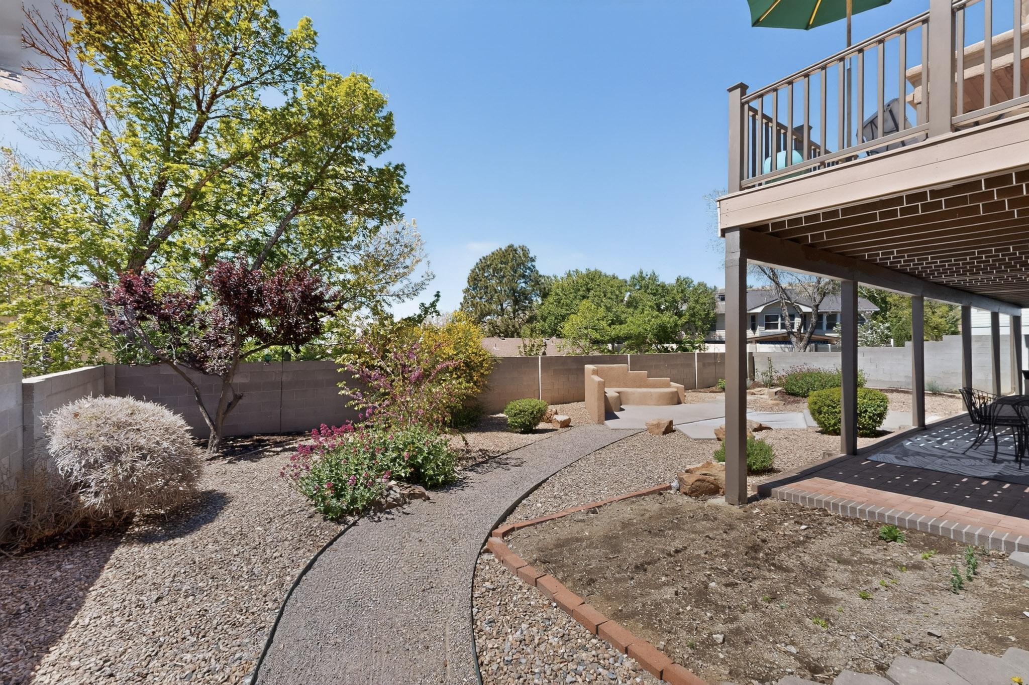 1109 Daskalos Drive NE