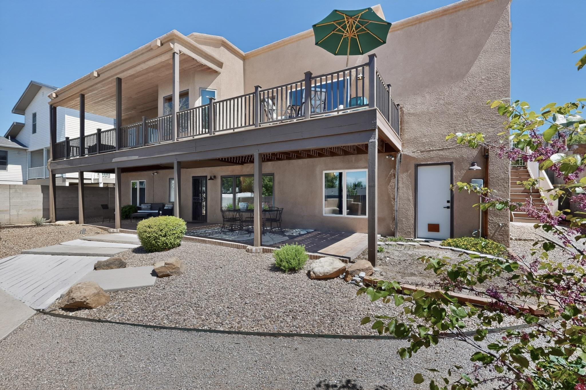 1109 Daskalos Drive NE