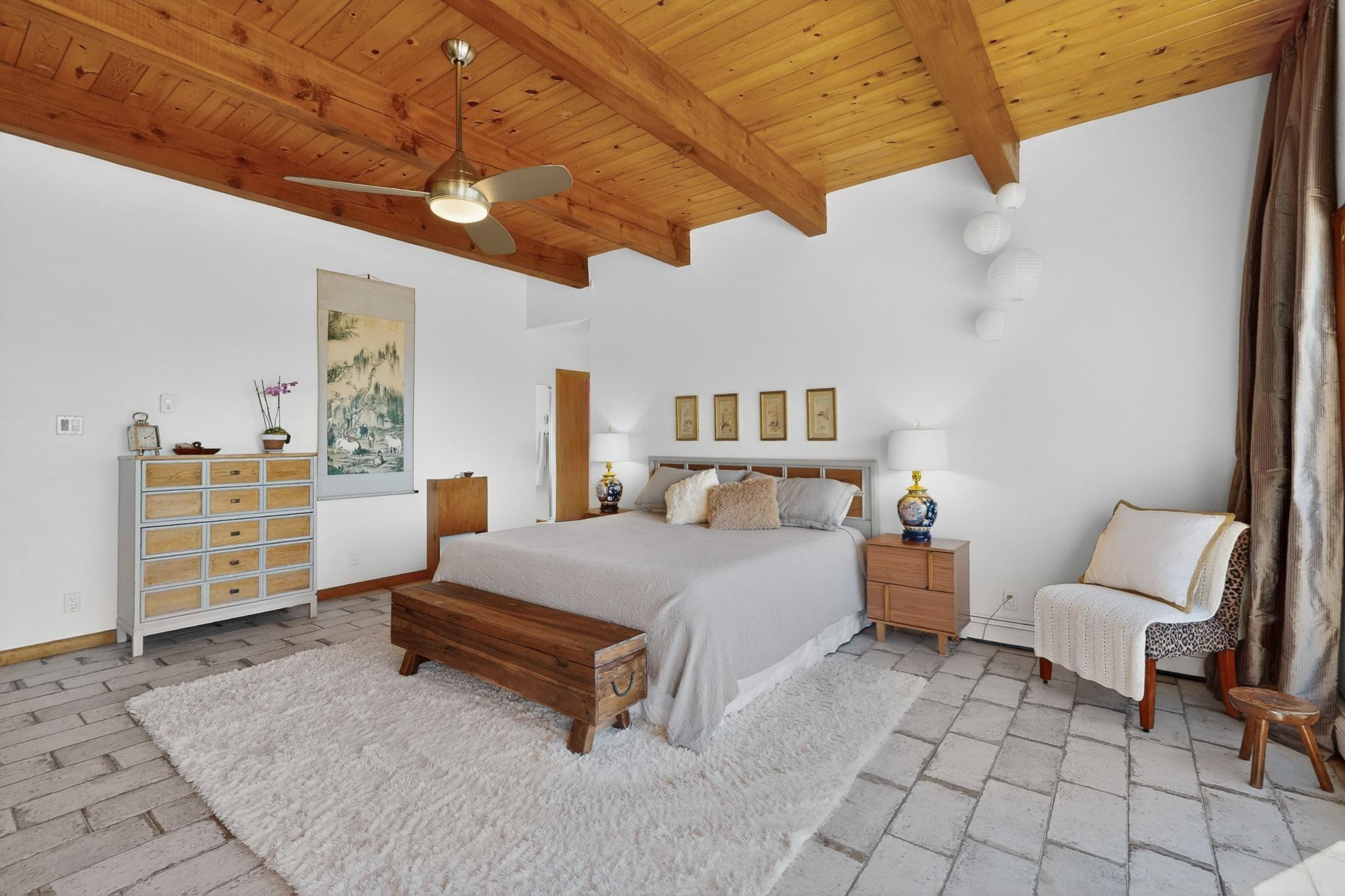 1109 Daskalos Drive NE