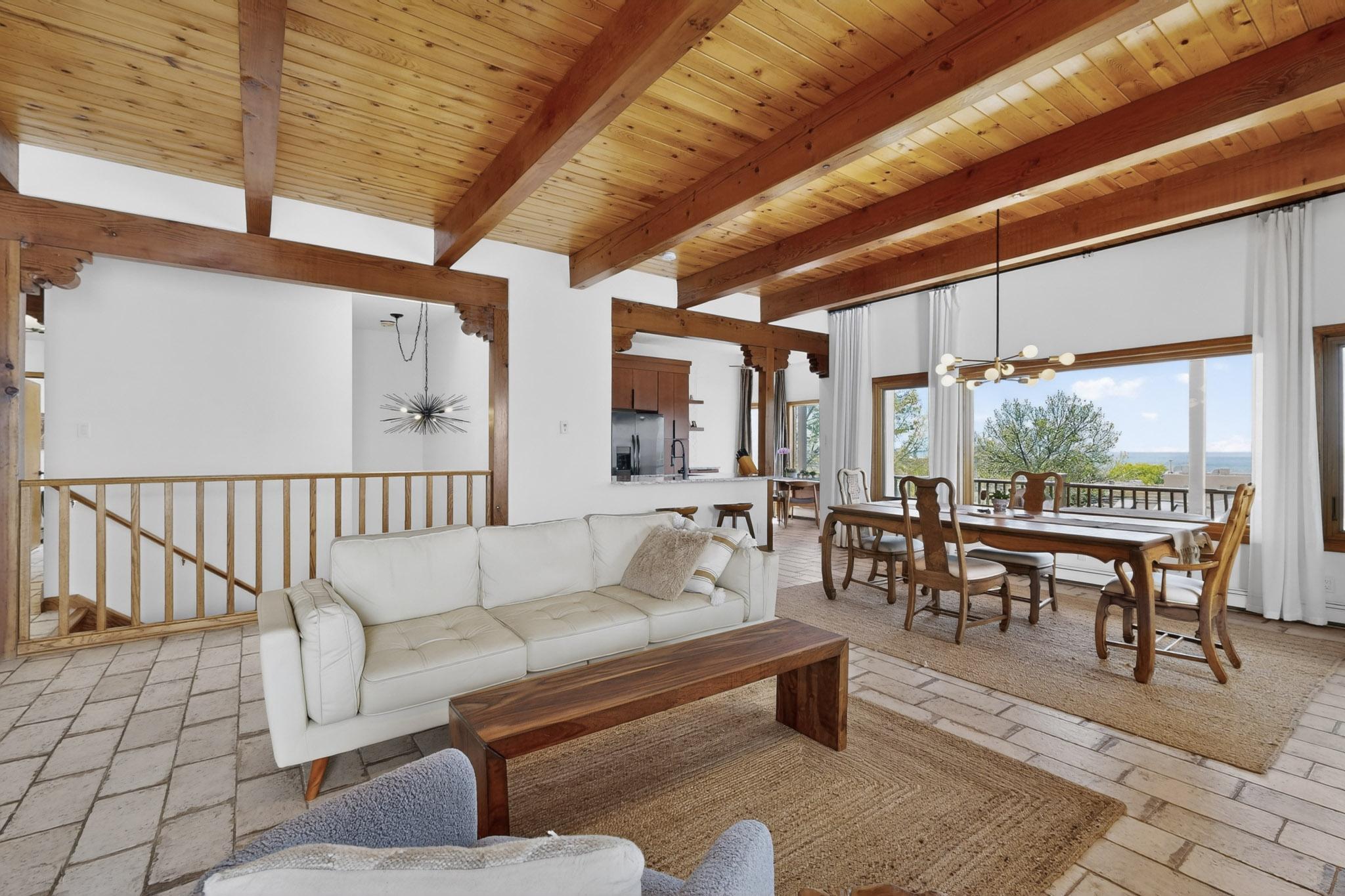 1109 Daskalos Drive NE