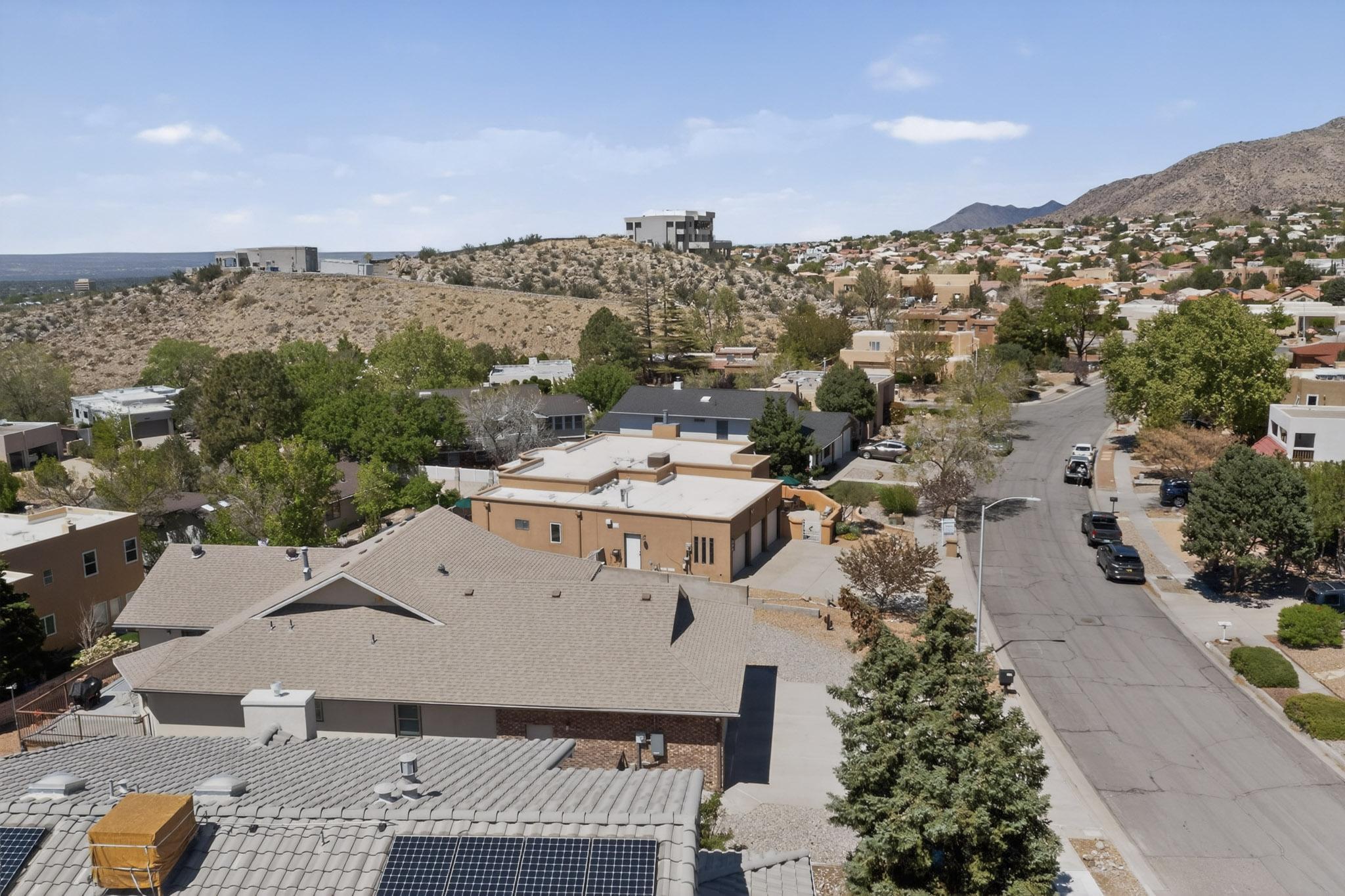 1109 Daskalos Drive NE