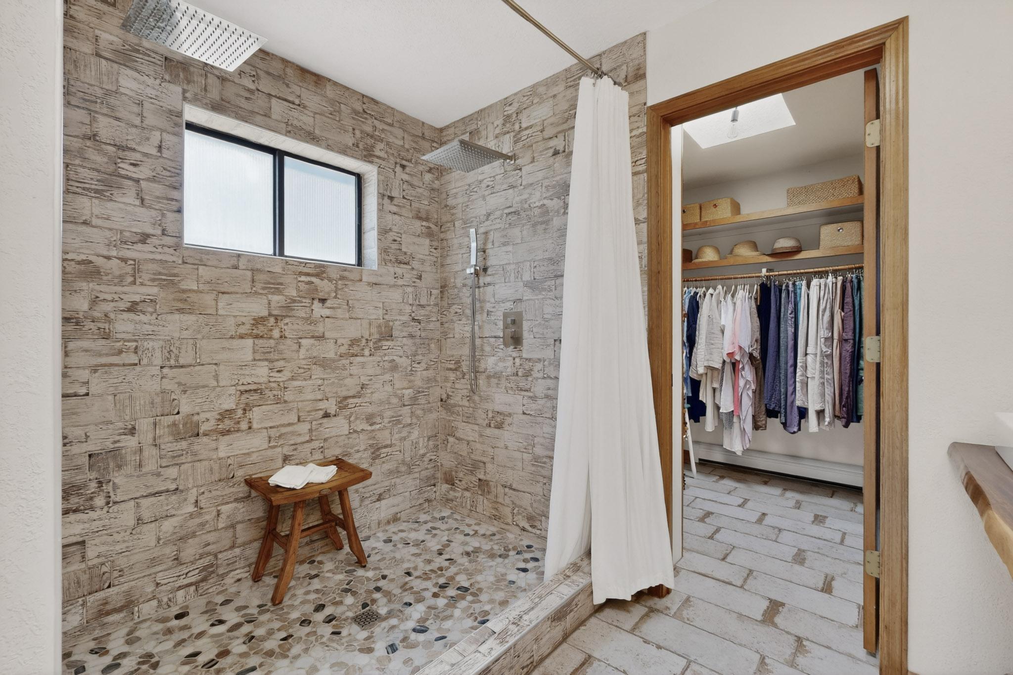 1109 Daskalos Drive NE