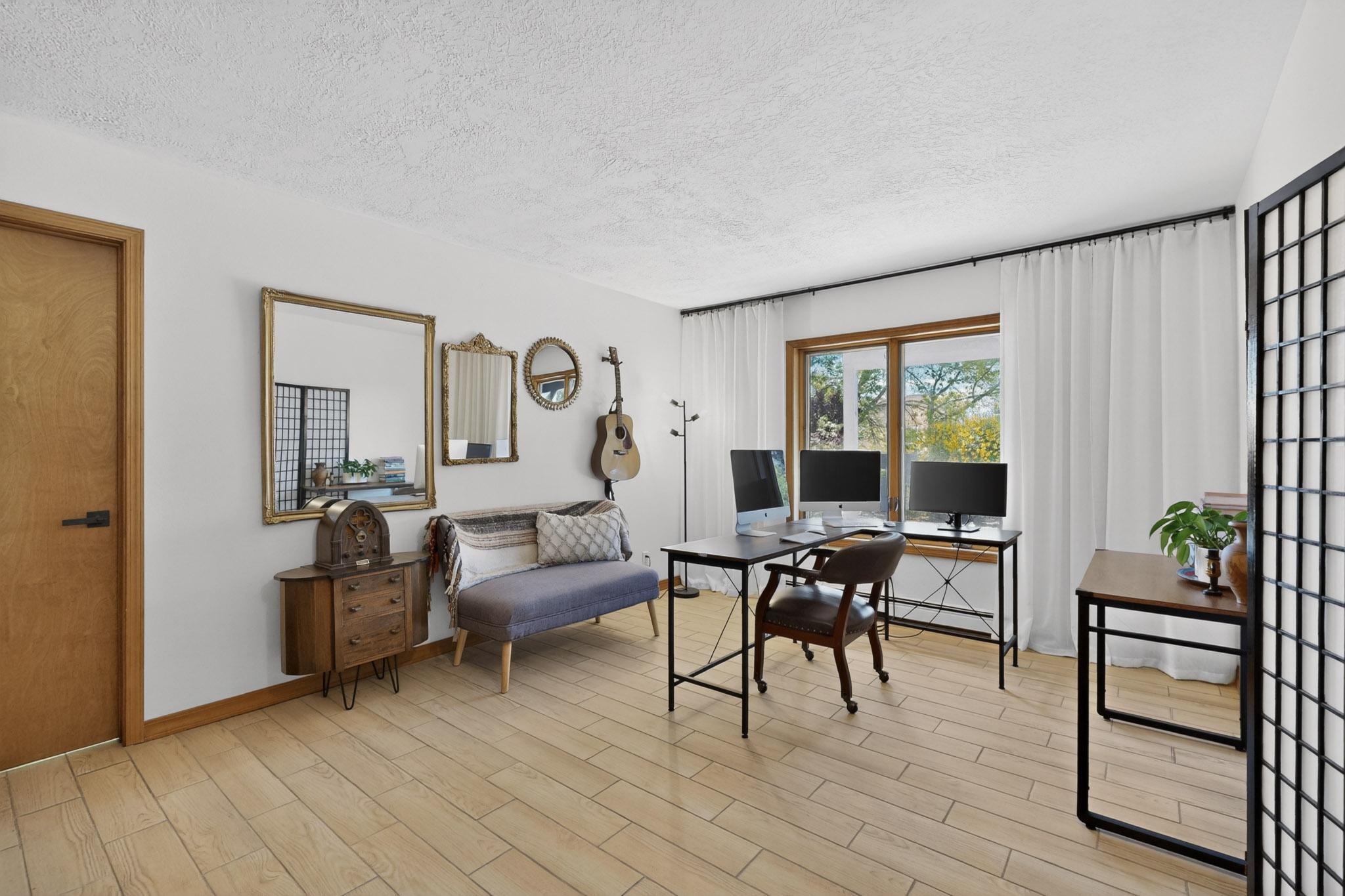 1109 Daskalos Drive NE