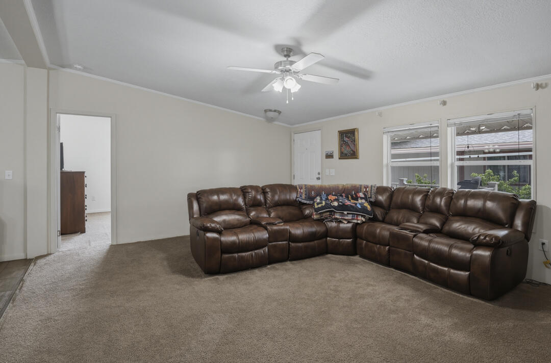 605 Doe Lane SE