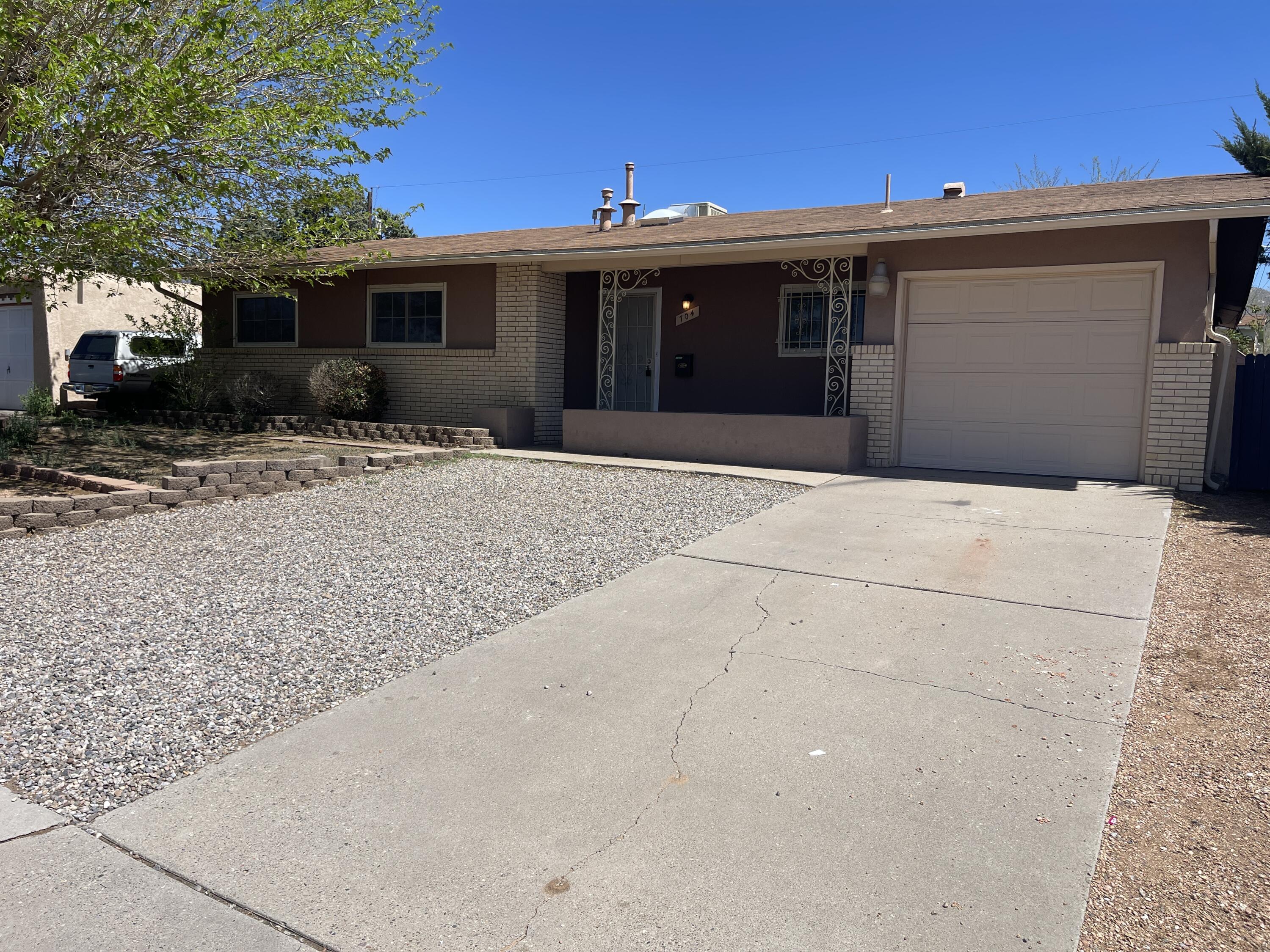 704 Tomasita Street NE