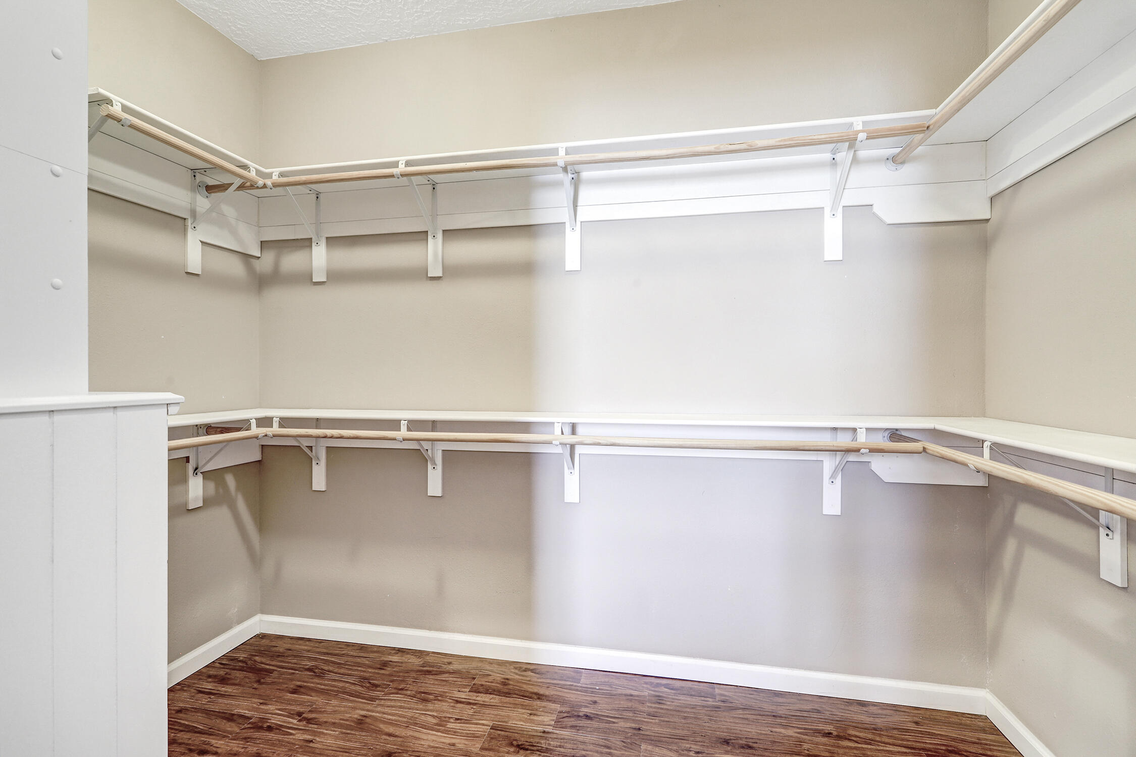 3706 Saint Andrews Drive SE