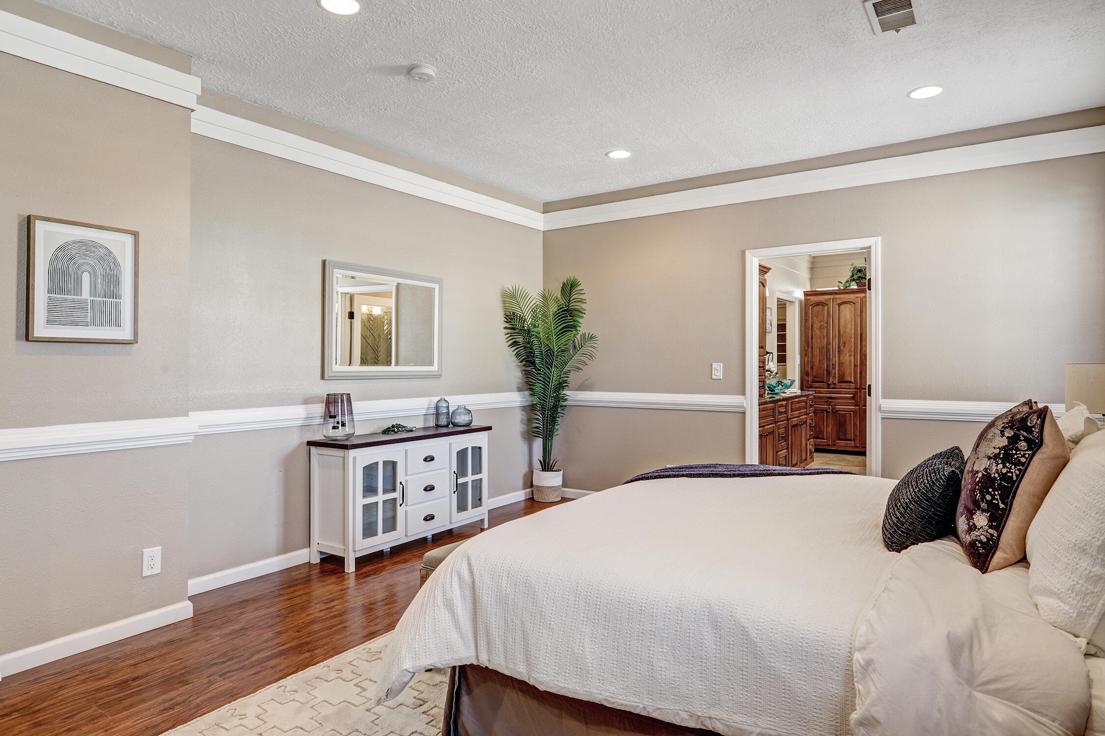 3706 Saint Andrews Drive SE