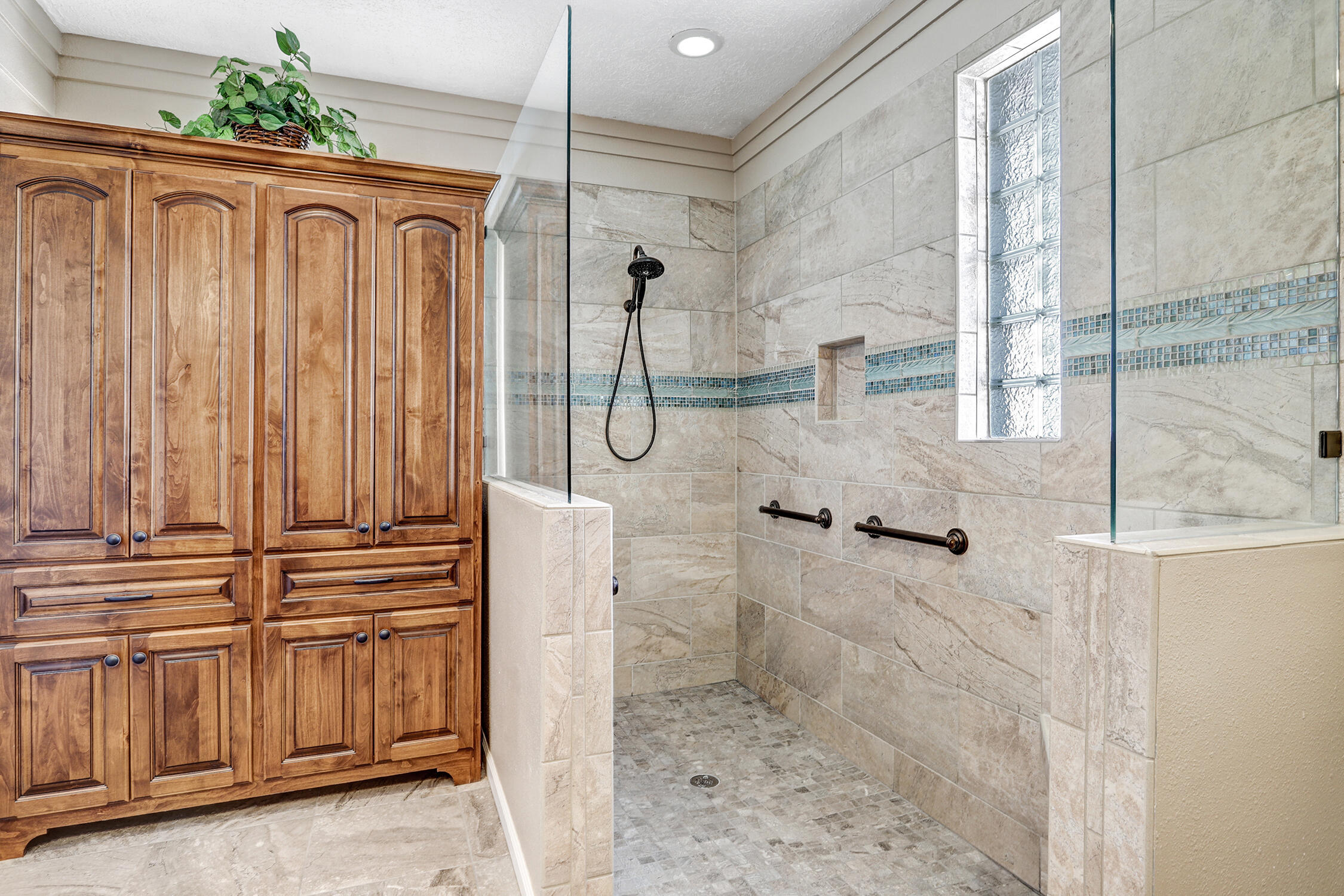 3706 Saint Andrews Drive SE