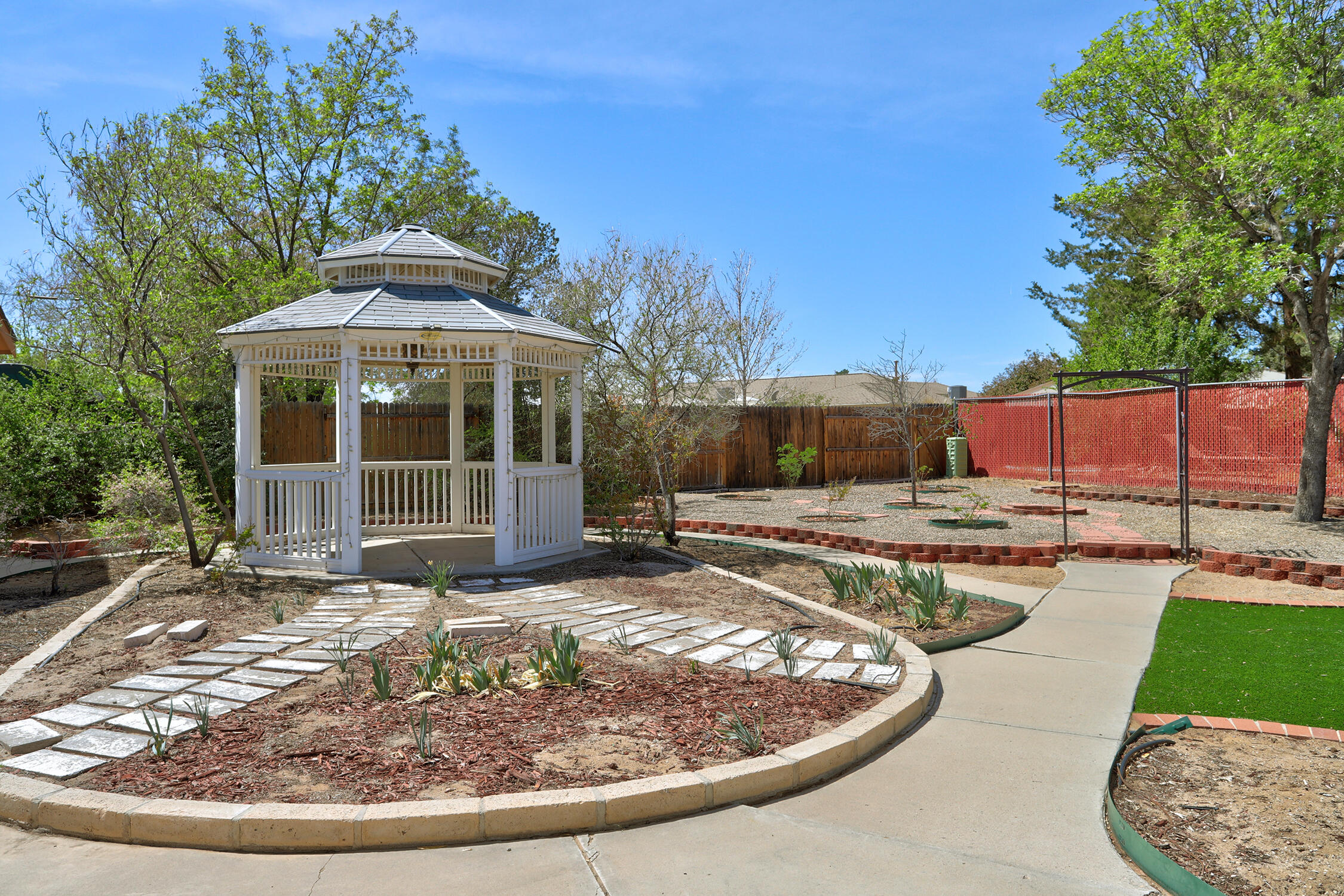 3706 Saint Andrews Drive SE