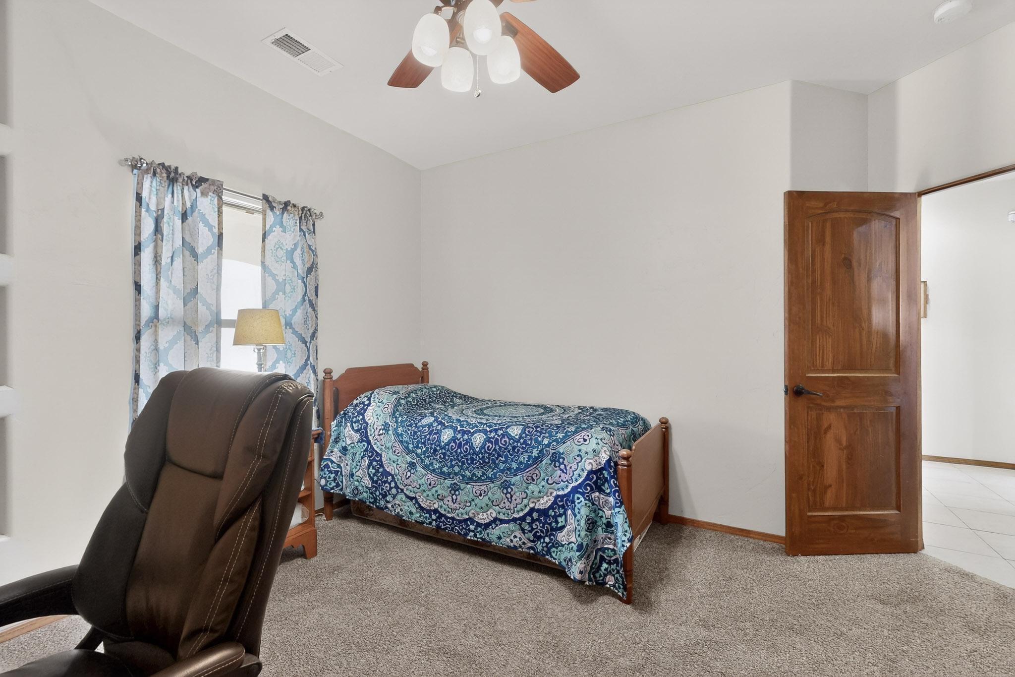 1521 Valley View Drive SW