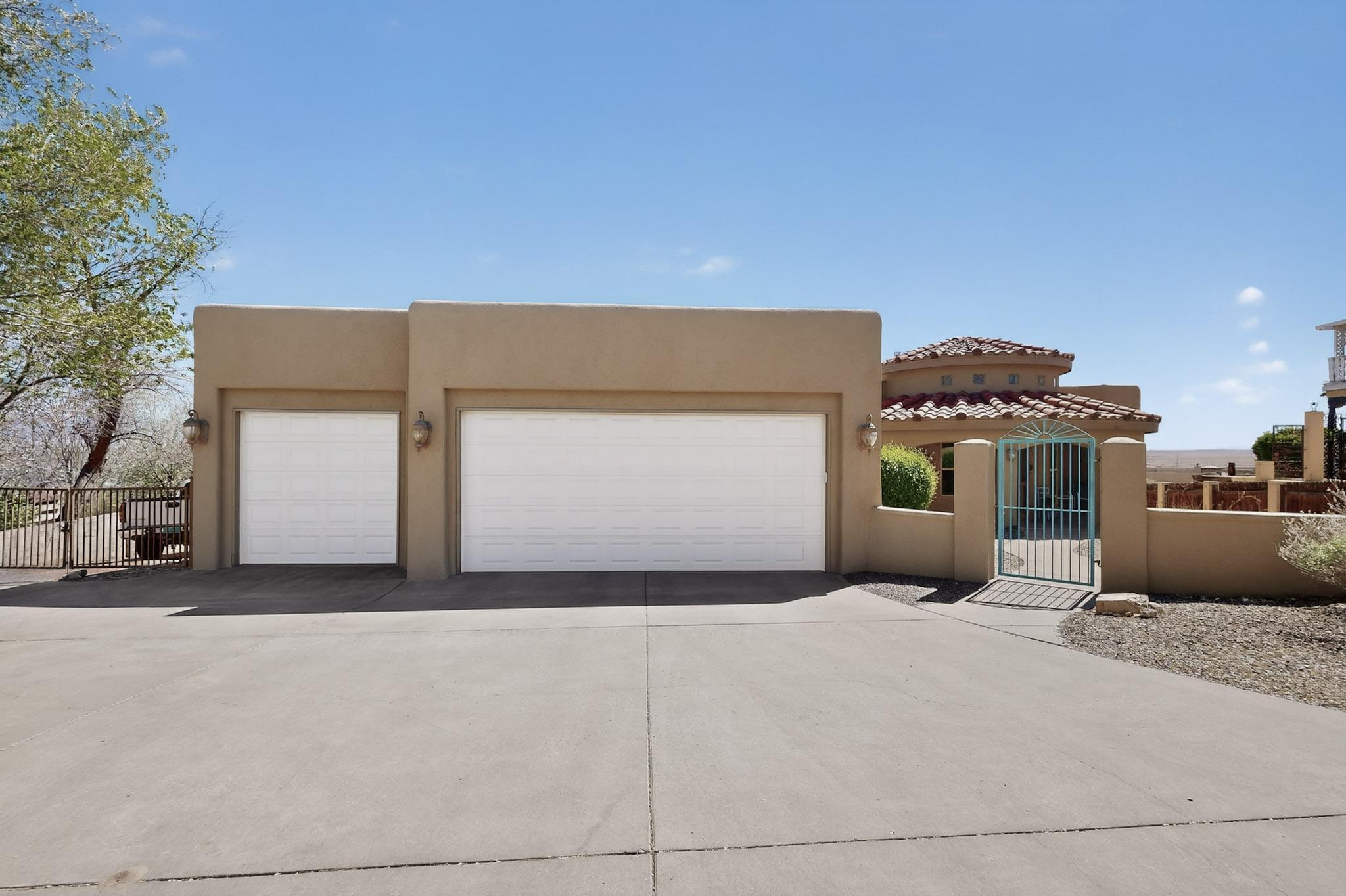 1521 Valley View Drive SW